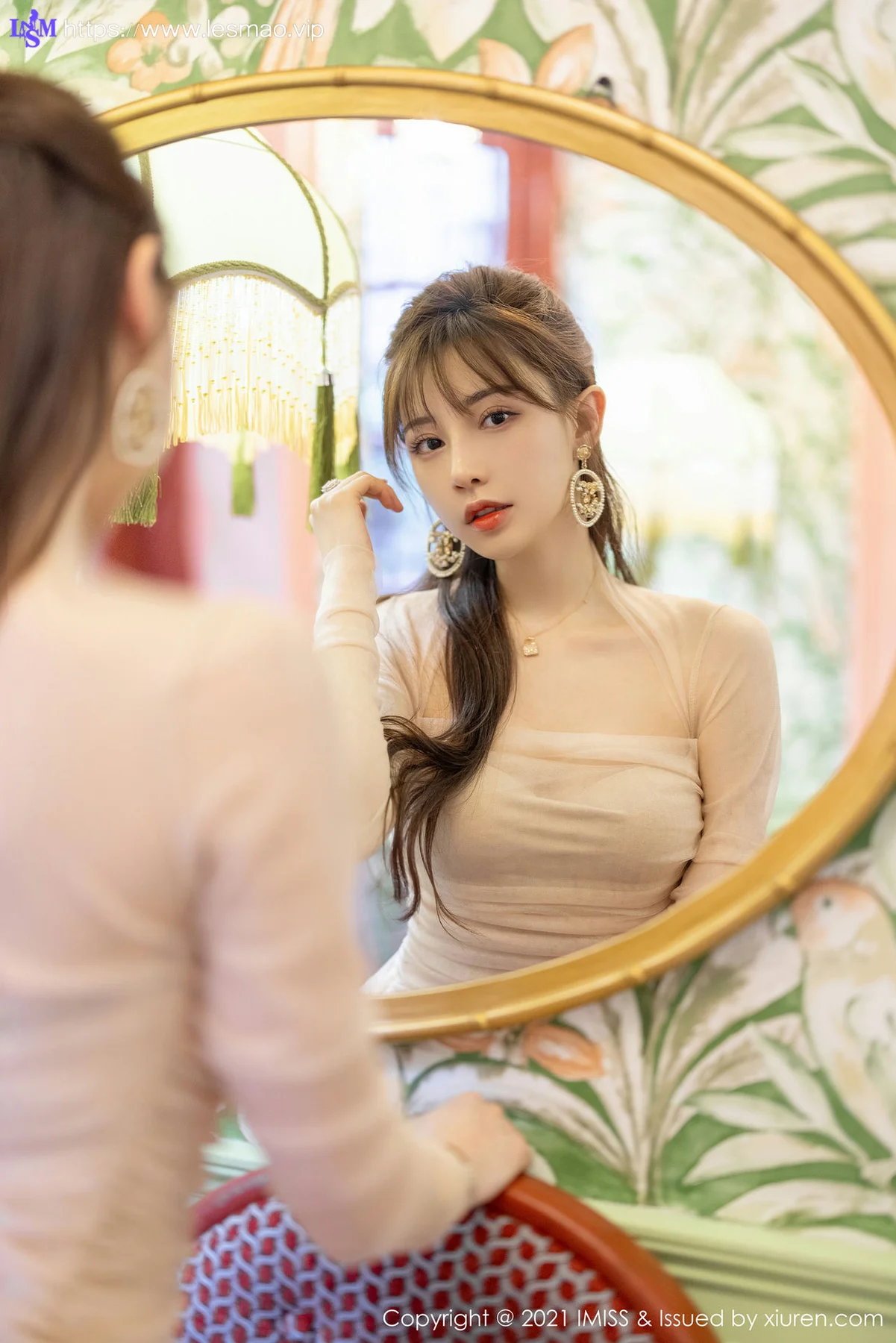 IMiss 爱蜜社 Vol.586 街拍系列 Lynn刘奕宁 性感写真 - 32