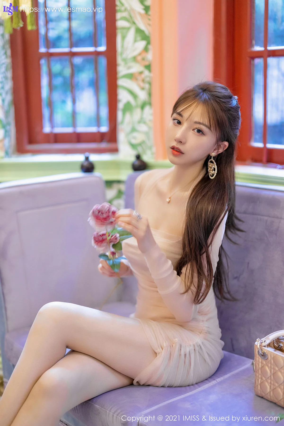 IMiss 爱蜜社 Vol.586 街拍系列 Lynn刘奕宁 性感写真 - 34