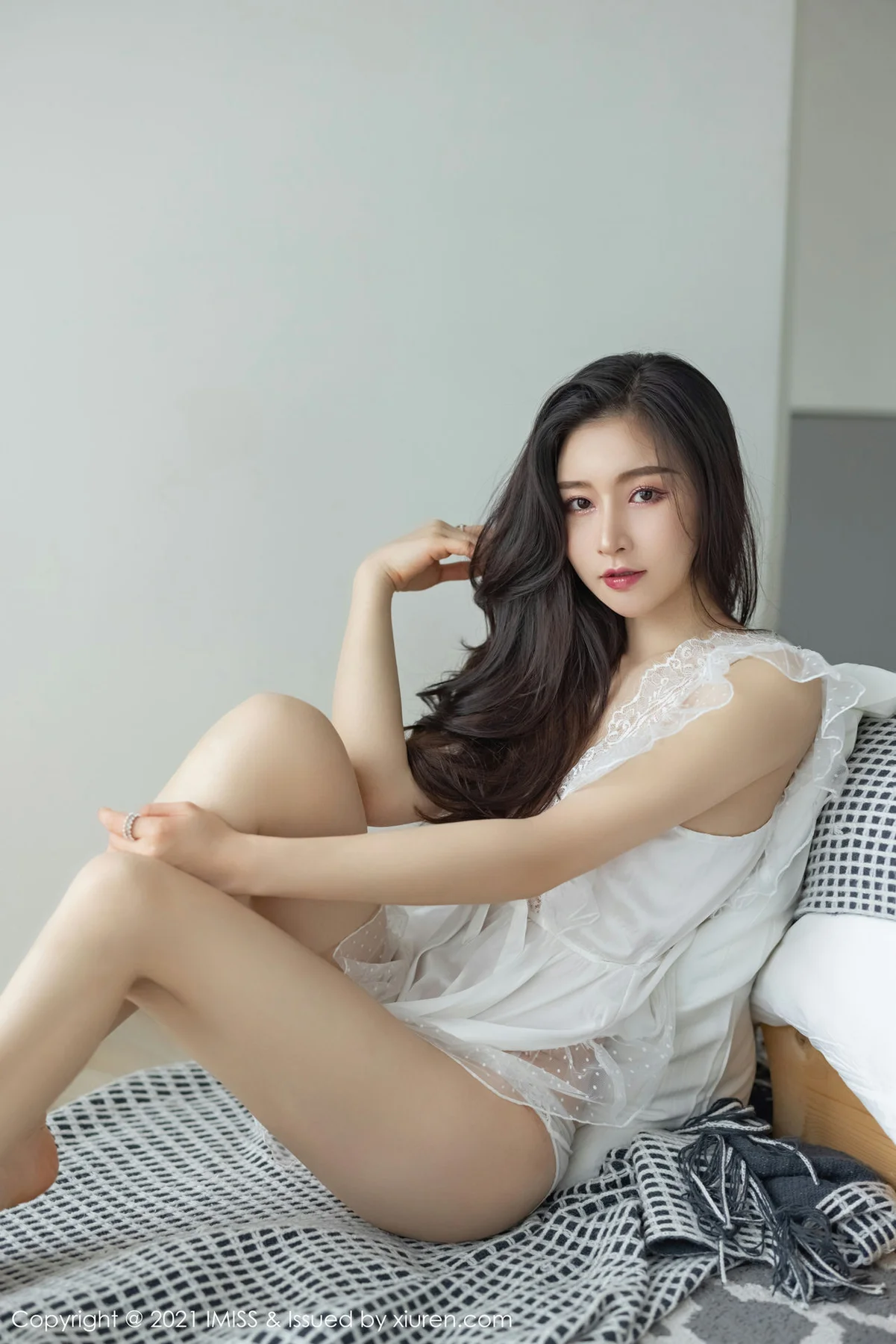 IMiss 爱蜜社 Vol.592 气质美女 Vanessa 性感魅力写真 - 34
