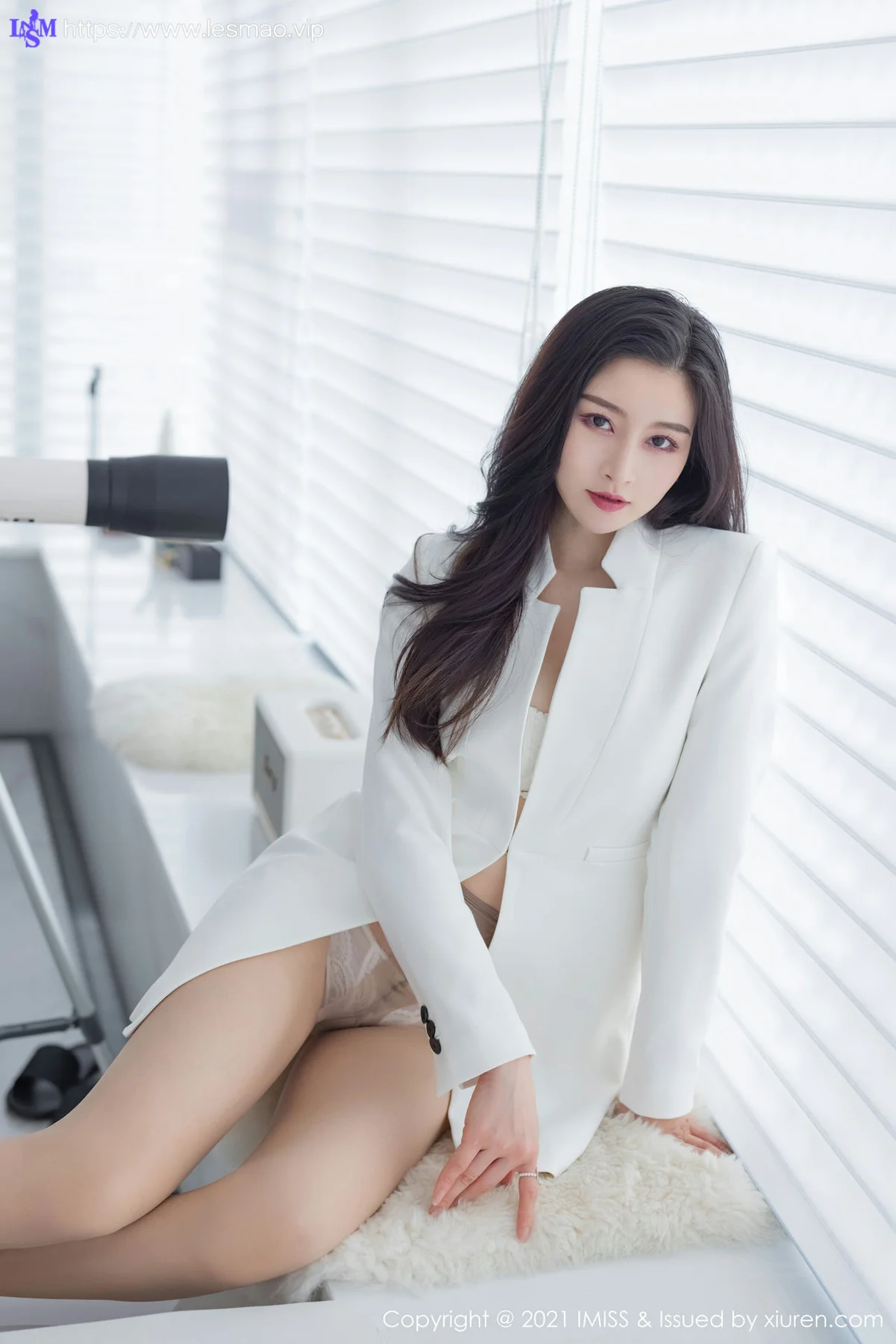 IMiss 爱蜜社 Vol.594 华丽服饰 Vanessa 性感写真 - 19