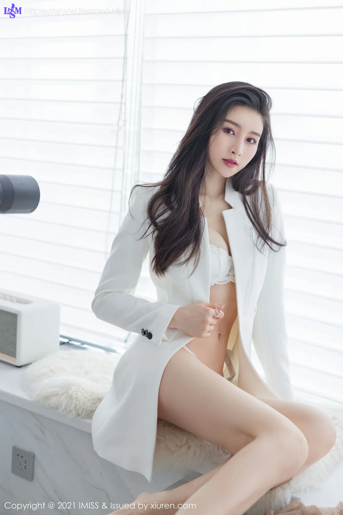 IMiss 爱蜜社 Vol.594 华丽服饰 Vanessa 性感写真 - 25