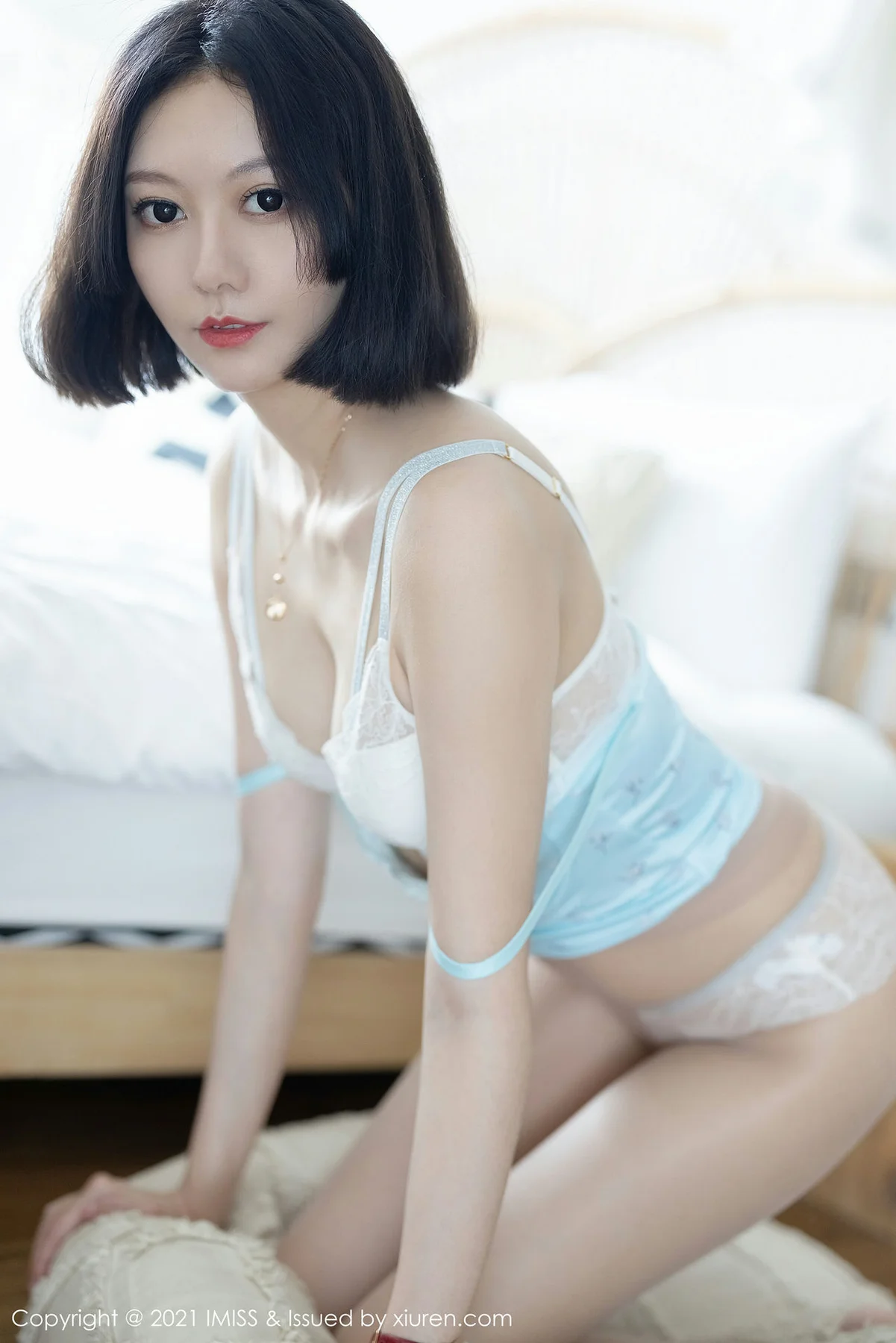 IMiss 爱蜜社 Vol.595 气质美女 艺轩 最新性感 - 47