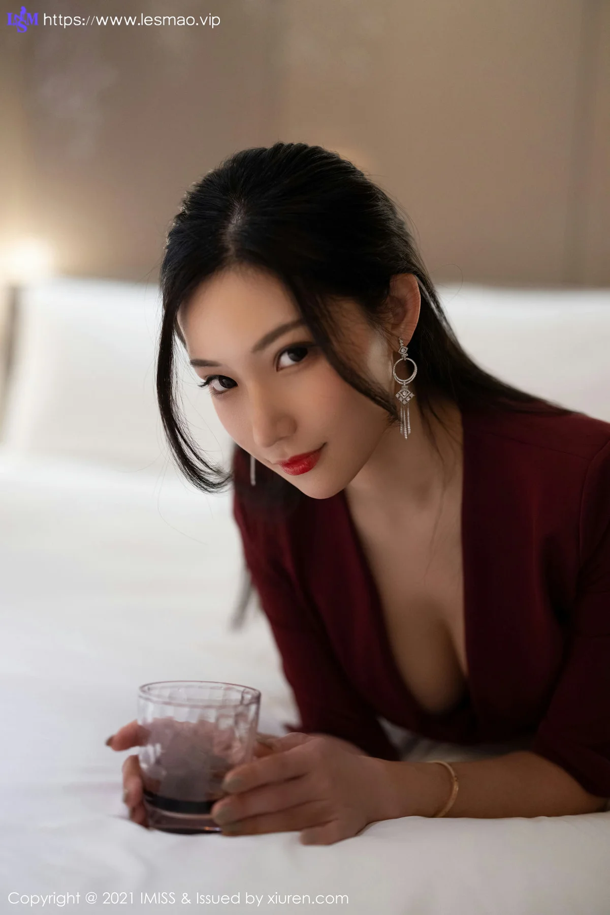 IMiss 爱蜜社 Vol.598 魅惑黑丝 小狐狸Kathryn 性感写真3 - 4