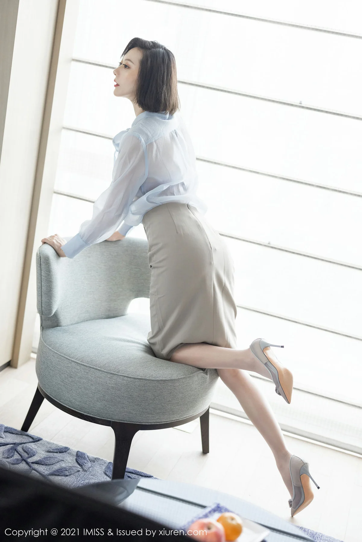 IMiss 爱蜜社 Vol.605 暖色调私房 艺轩 性感写真22 - 25