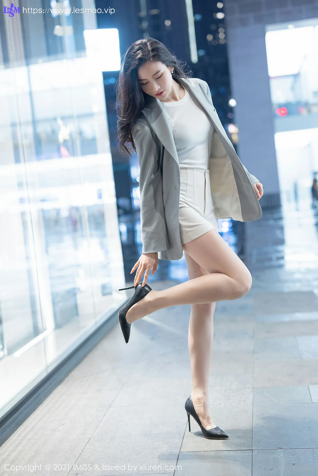 IMiss 爱蜜社 Vol.610  朦胧美腿 Vanessa 气质美女3 - 11