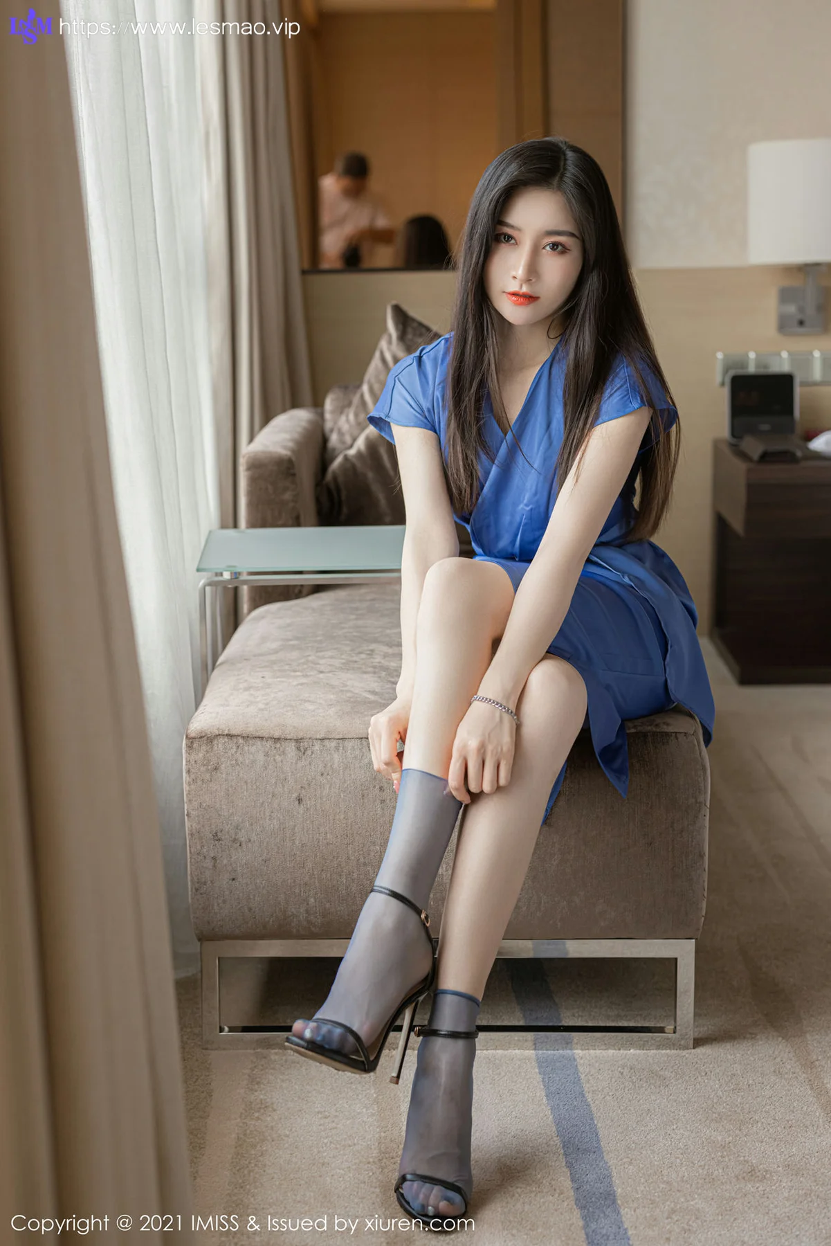 IMiss 爱蜜社 Vol.626 气质美女多姿礼裙 Vanessa 性感写真3 - 2