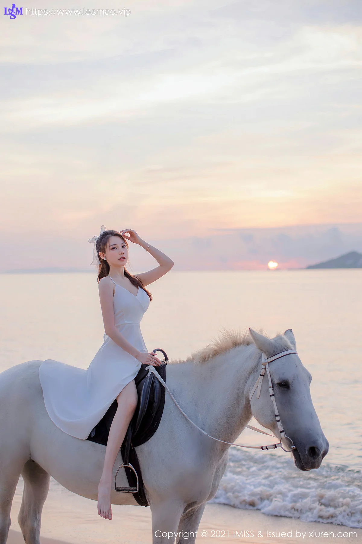 IMiss 爱蜜社 Vol.643 Lynn刘奕宁与Rossi  夕阳骑马合集写真3 - 12