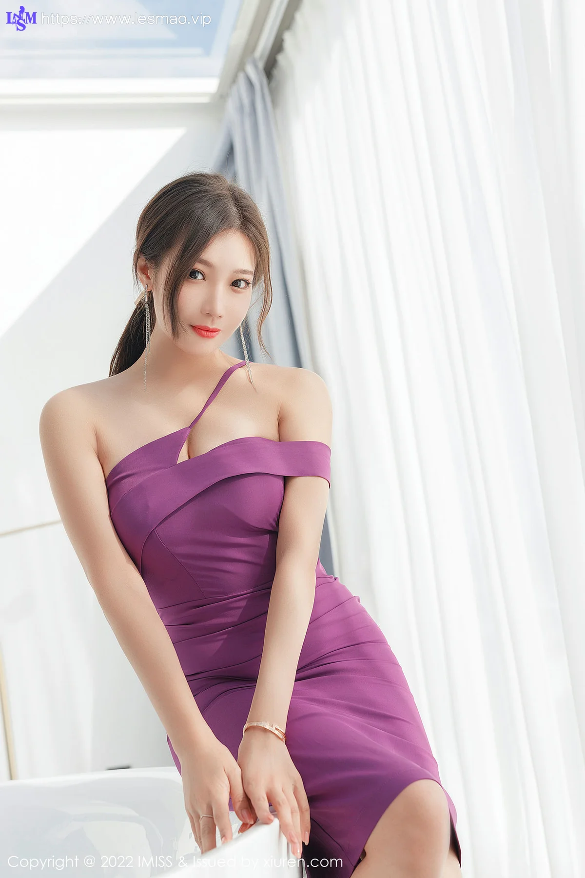 IMiss 爱蜜社 Vol.675 玫红色连衣裙 小狐狸Kathryn 性感写真 - 43