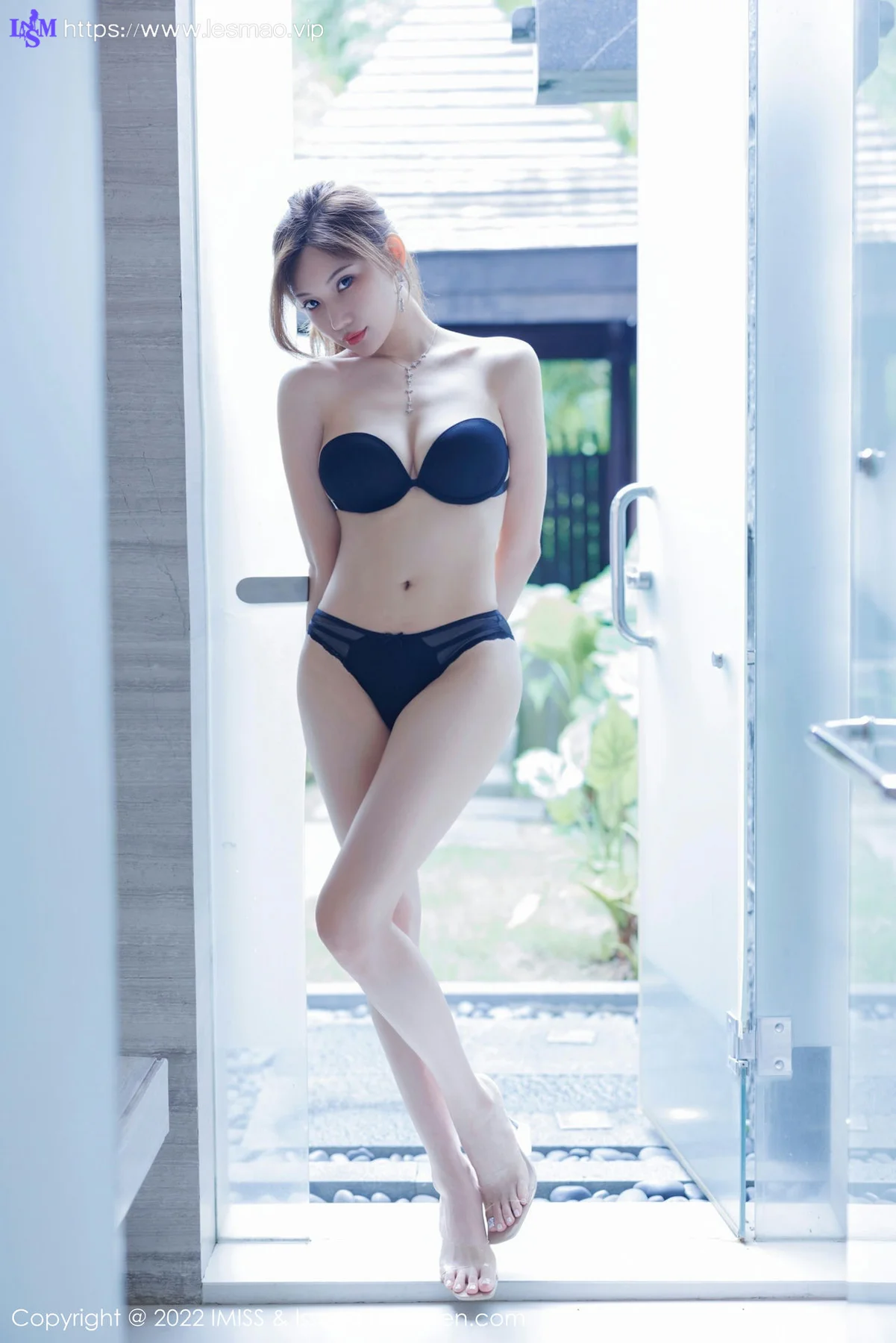 IMiss 爱蜜社 Vol.695 小狐狸Kathryn 黑色职业装性感写真 - 48