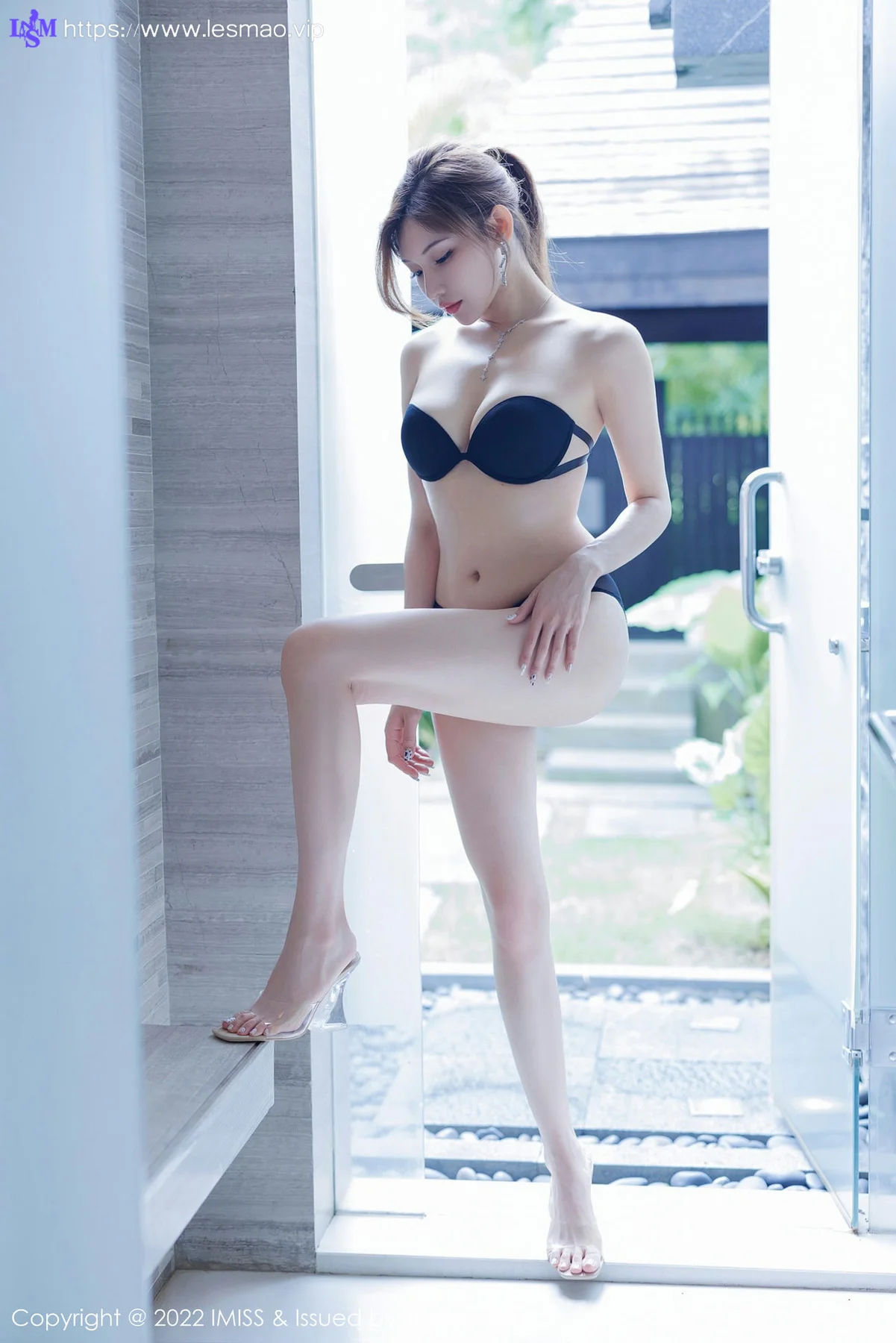 IMiss 爱蜜社 Vol.695 小狐狸Kathryn 黑色职业装性感写真 - 49