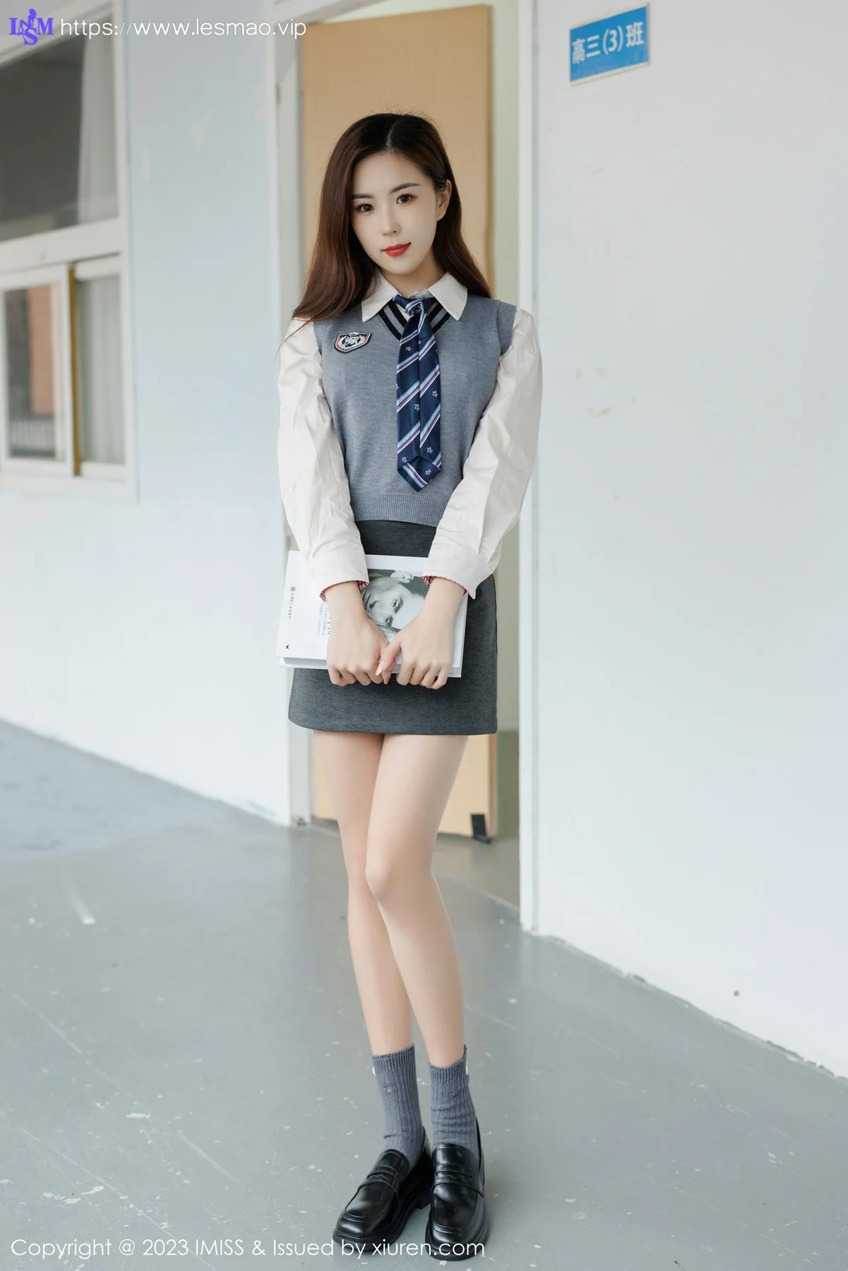 IMiss 爱蜜社 Vol.730 杨紫嫣candy 性感学姐装扮性感写真3 - 1