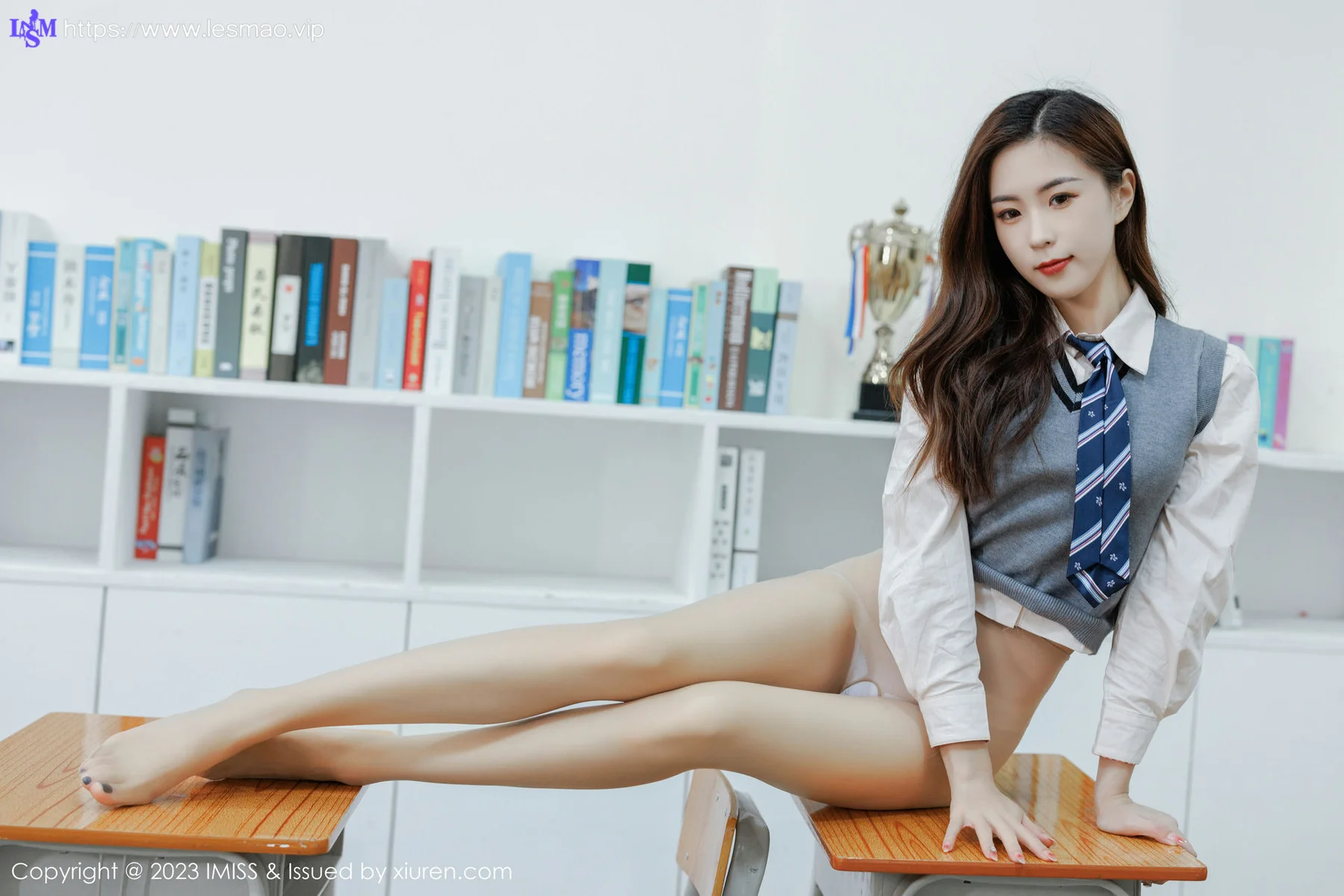 IMiss 爱蜜社 Vol.730 杨紫嫣candy 性感学姐装扮性感写真3 - 38