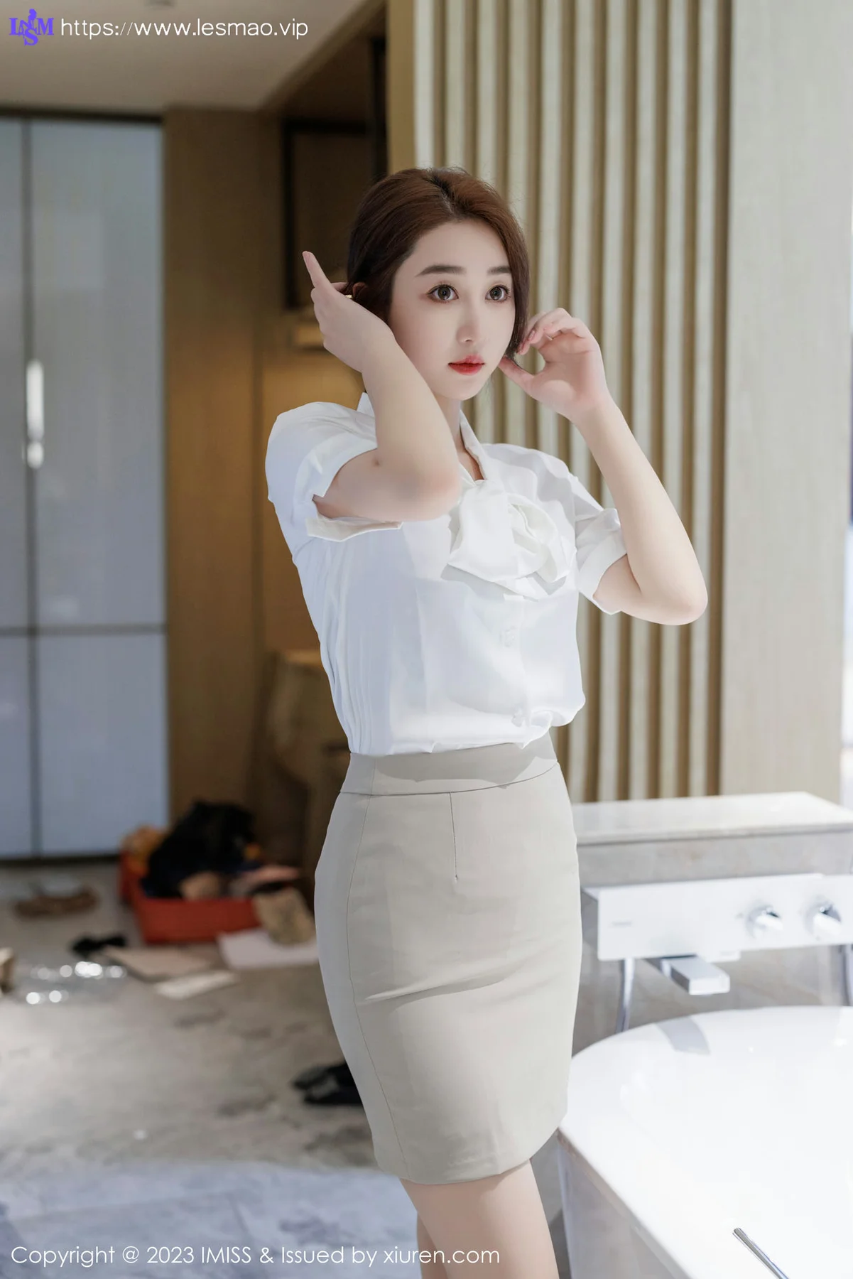 IMiss 爱蜜社 Vol.735 九月生__ 灰色职业装性感写真 - 30
