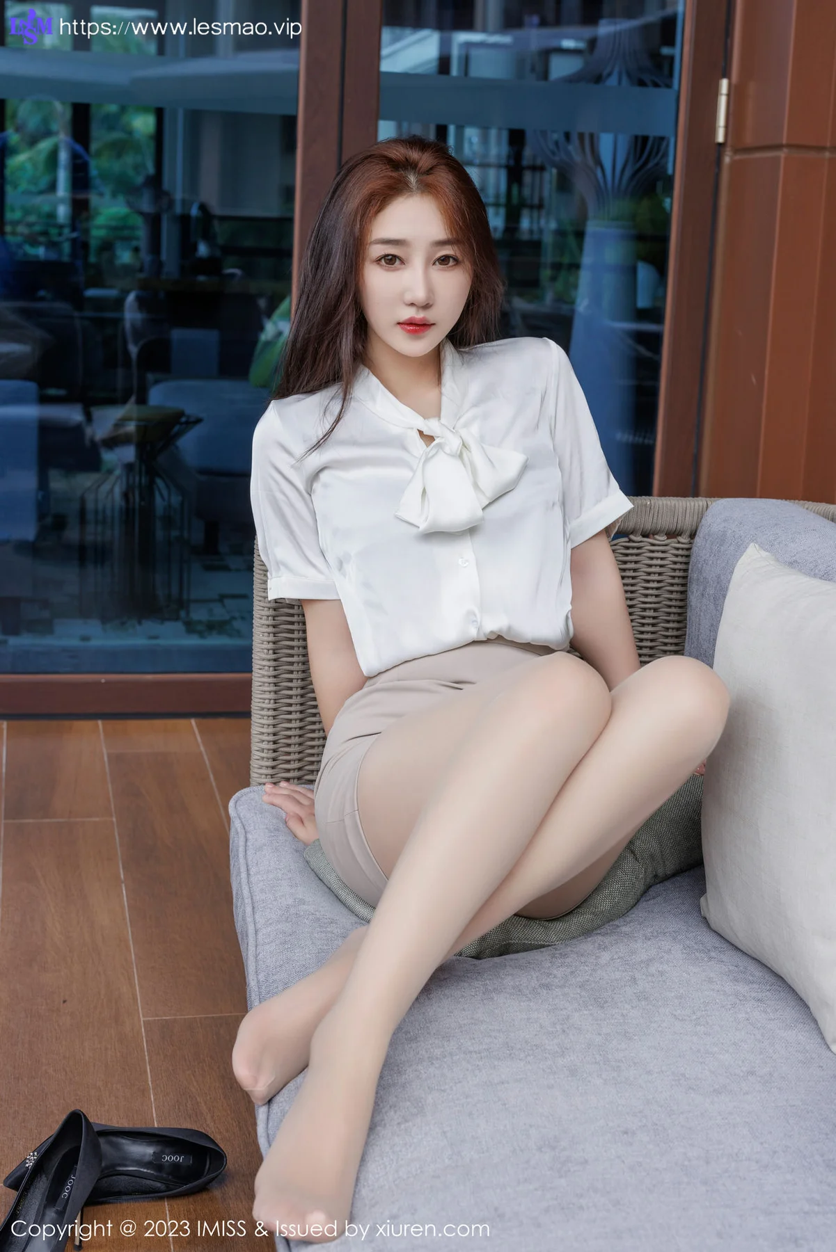 IMiss 爱蜜社 Vol.735 九月生__ 灰色职业装性感写真 - 49