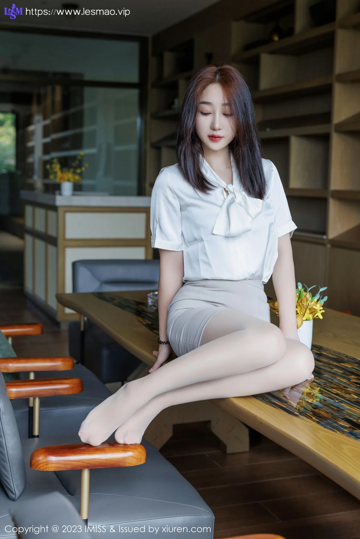 IMiss 爱蜜社 Vol.735 九月生__ 灰色职业装性感写真 - 55