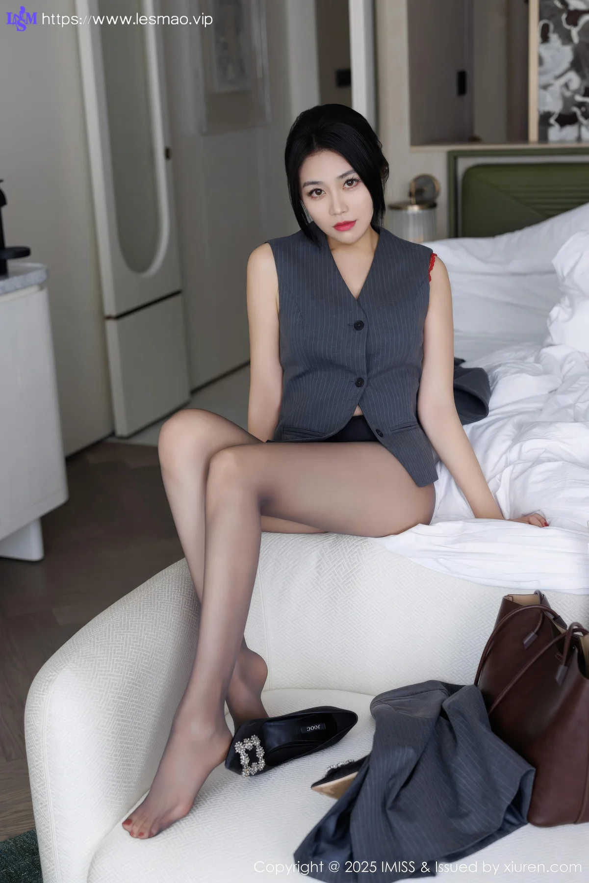 IMiss 爱蜜社 Vol.787 许诺Sabrina 黑丝美腿玉足 - 48