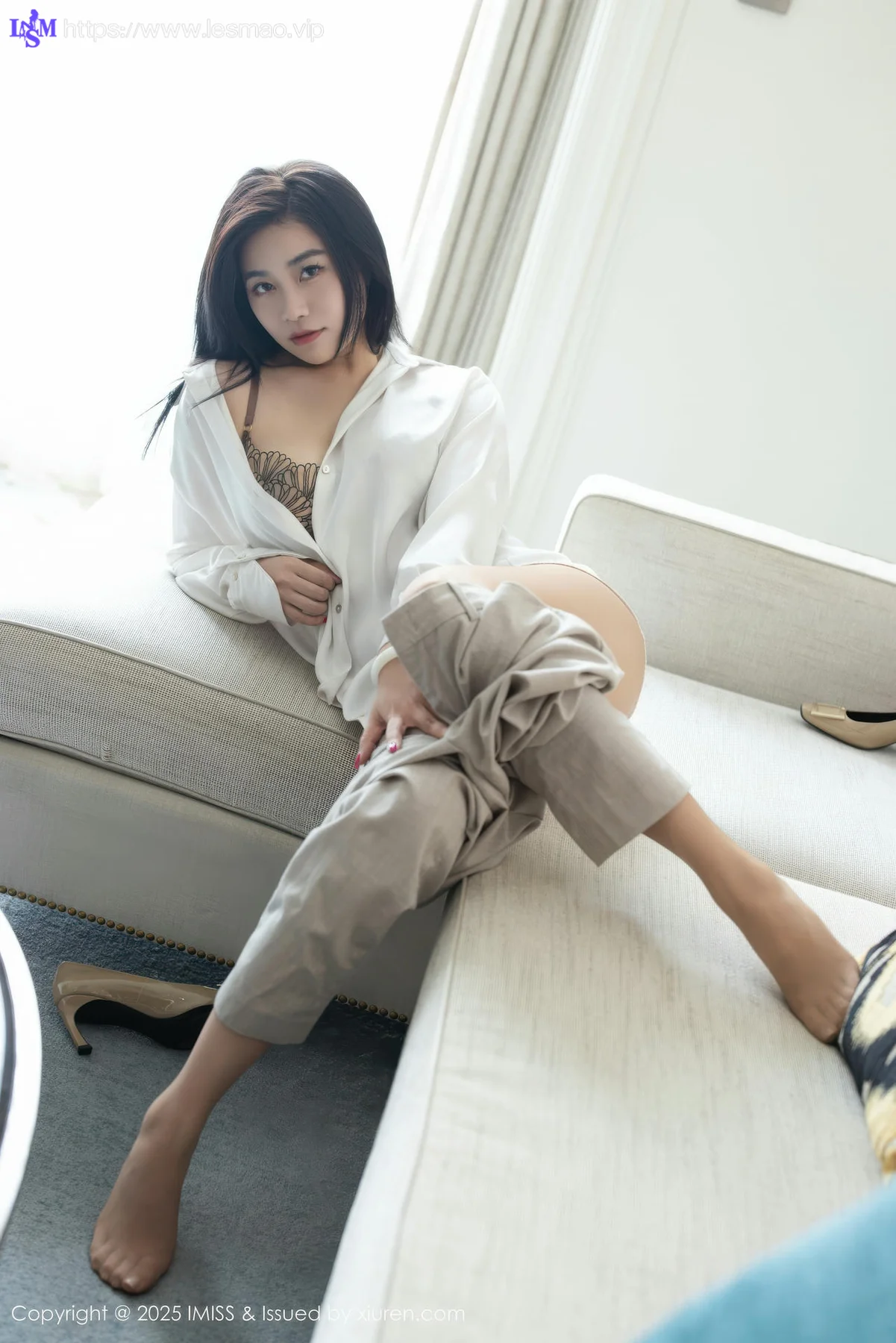 IMiss 爱蜜社 Vol.800 许诺Sabrina 白色OL服饰 - 42