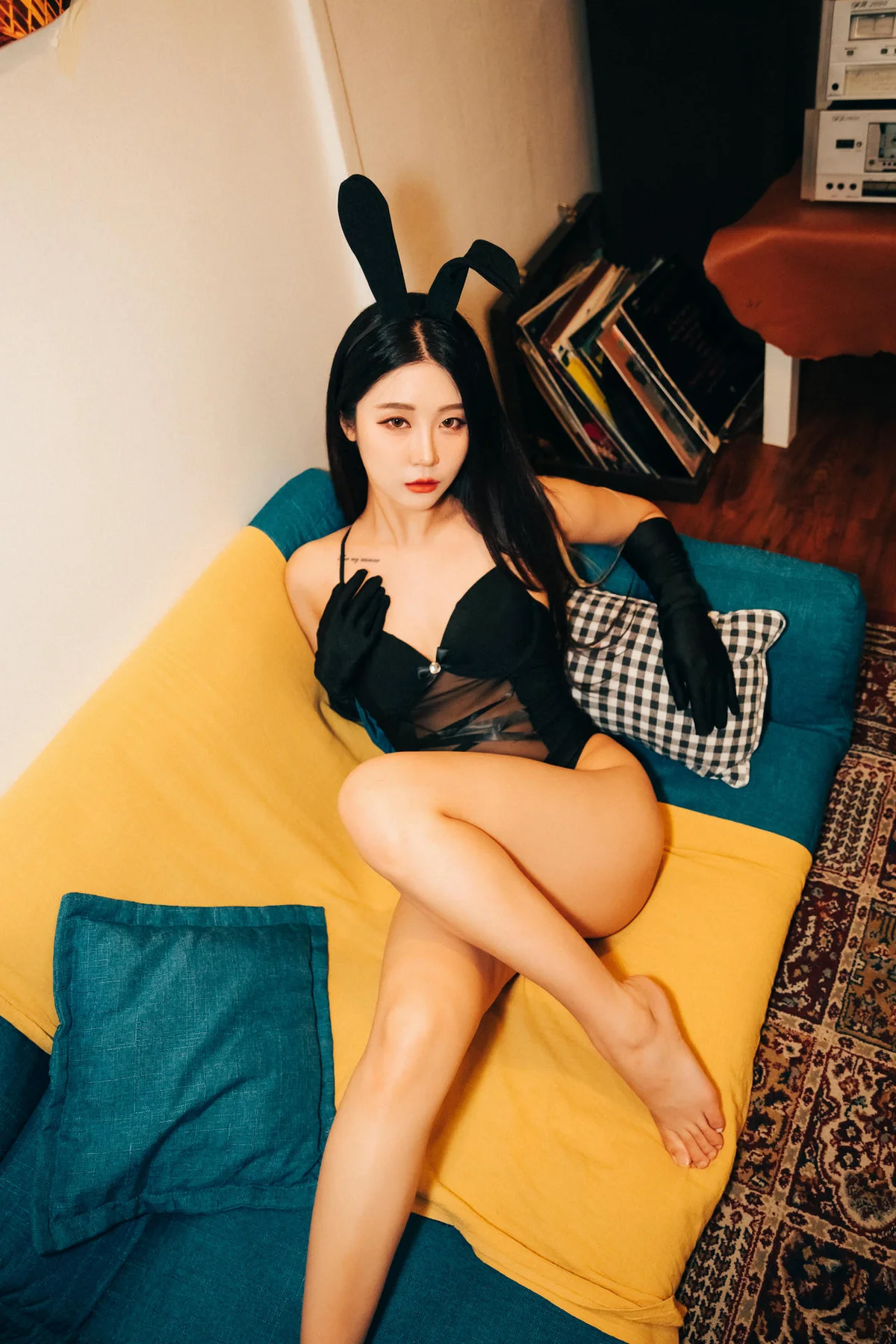 Loozy  No.002 Loozy Bomi爆乳短裙玉足 - 27