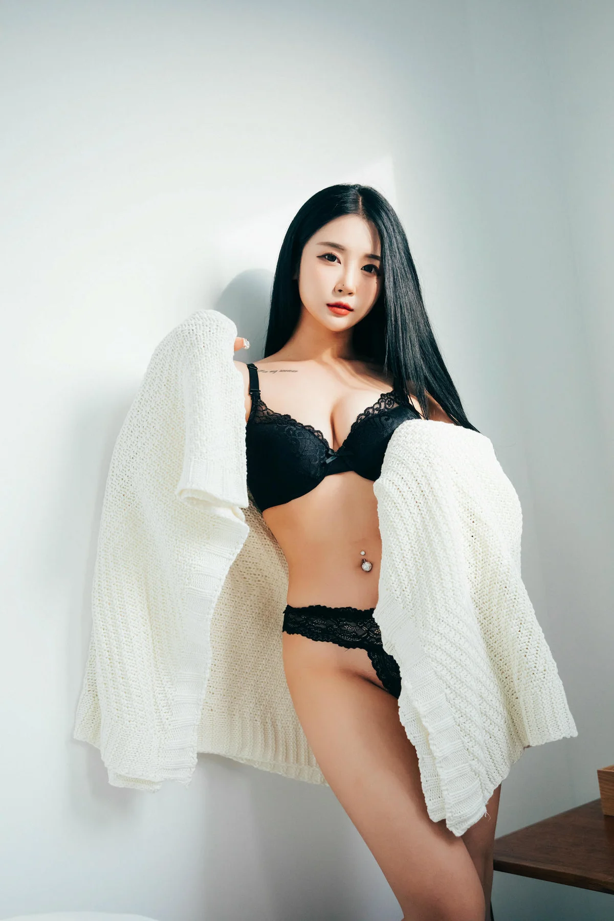 Loozy No.021 Bomi黑色内衣香肩私房 - 22