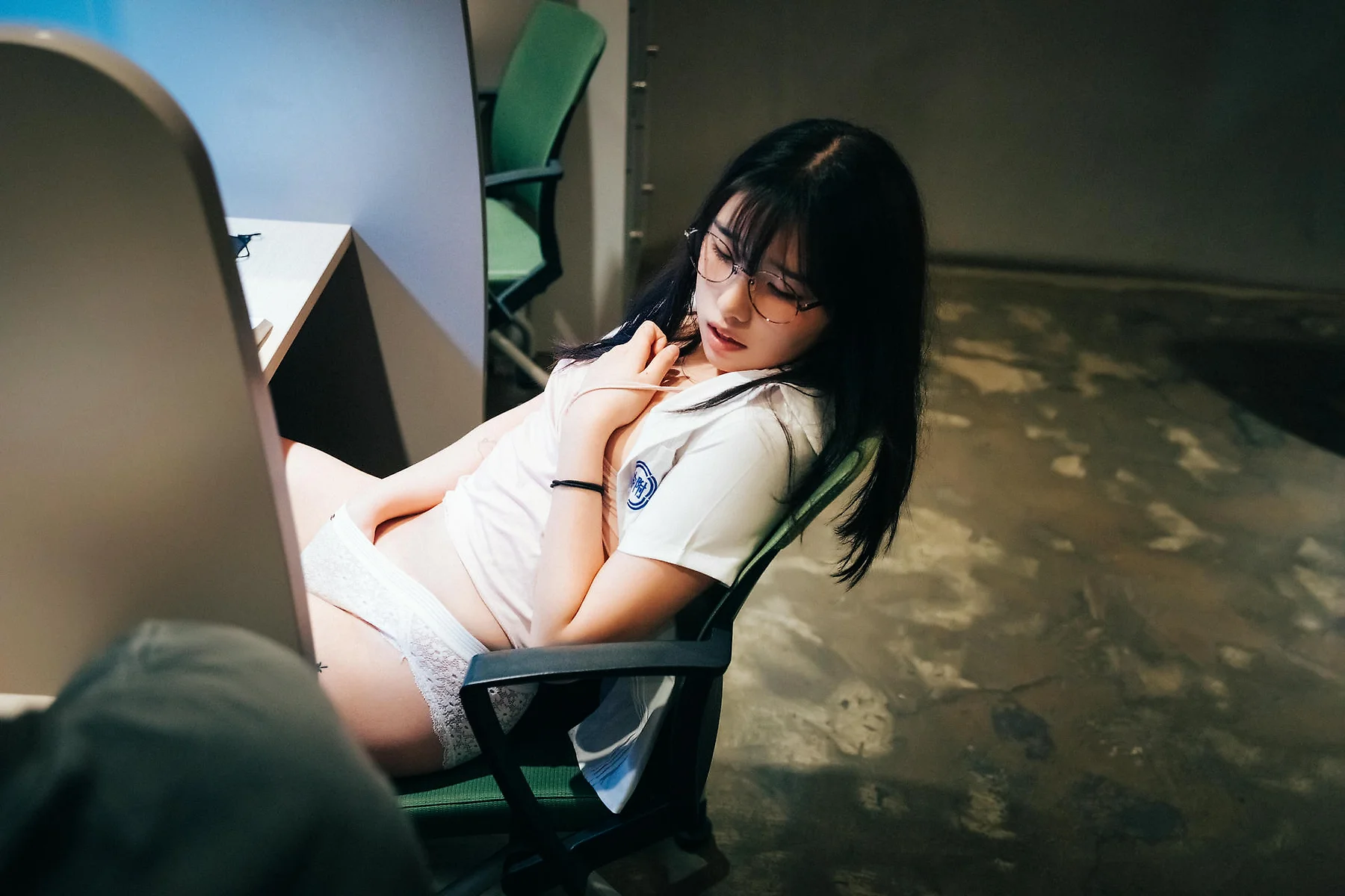 Loozy No.041 Sonson办公室诱惑写真 - 33