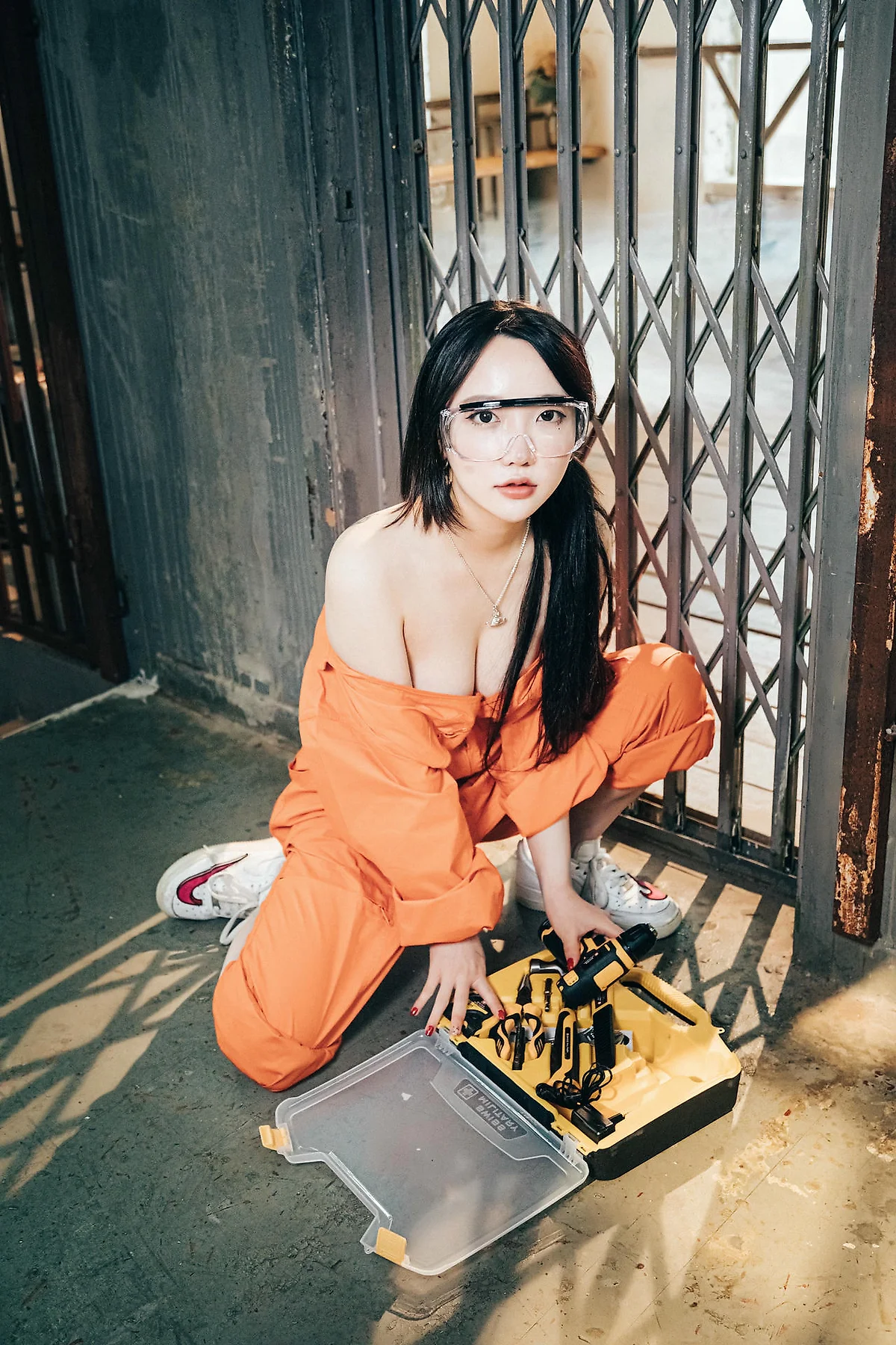 Loozy No.051 Son Ye-Eun爆乳修理工主题 - 16