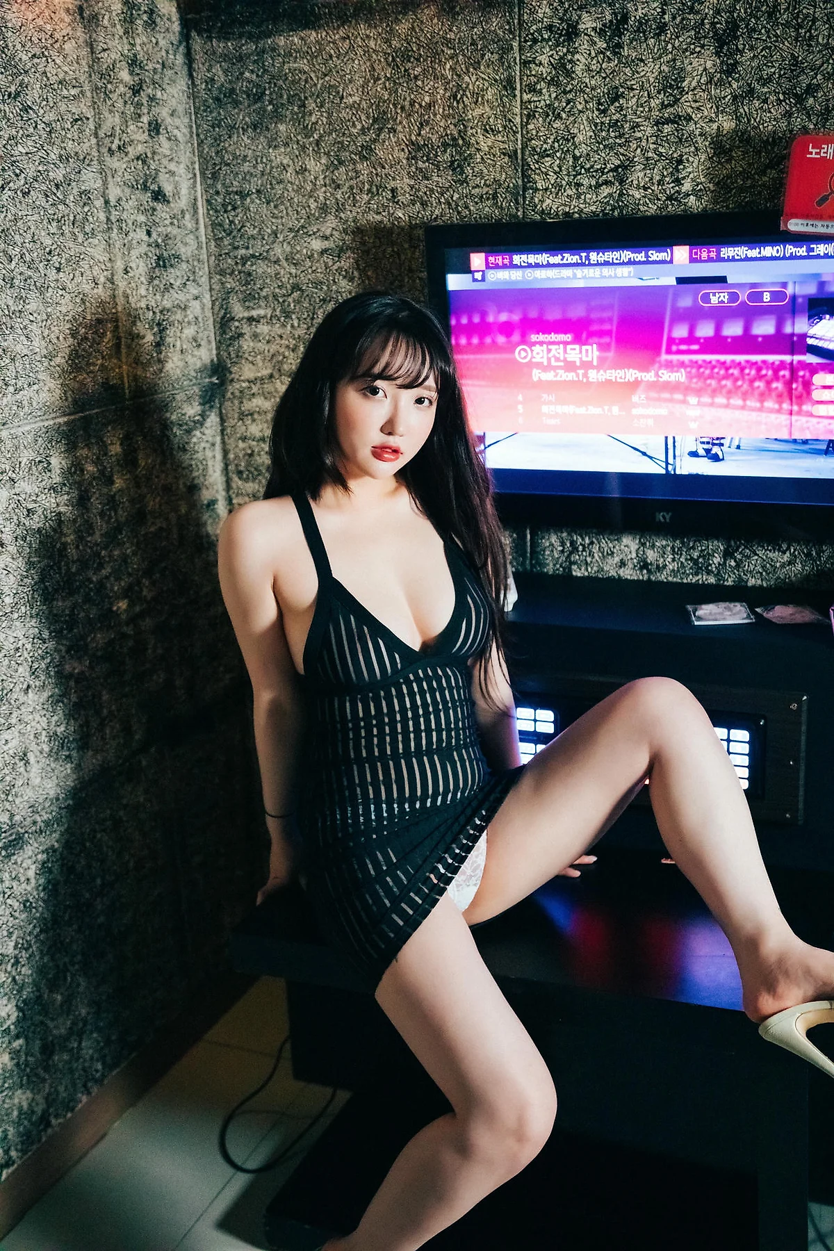 Loozy No.063 Ye Eun黑丝背心蕾丝内裤 - 39