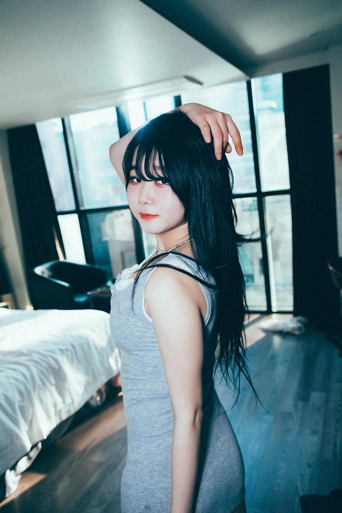 Loozy No.104 Zia灰色玉背紧身裙 - 7
