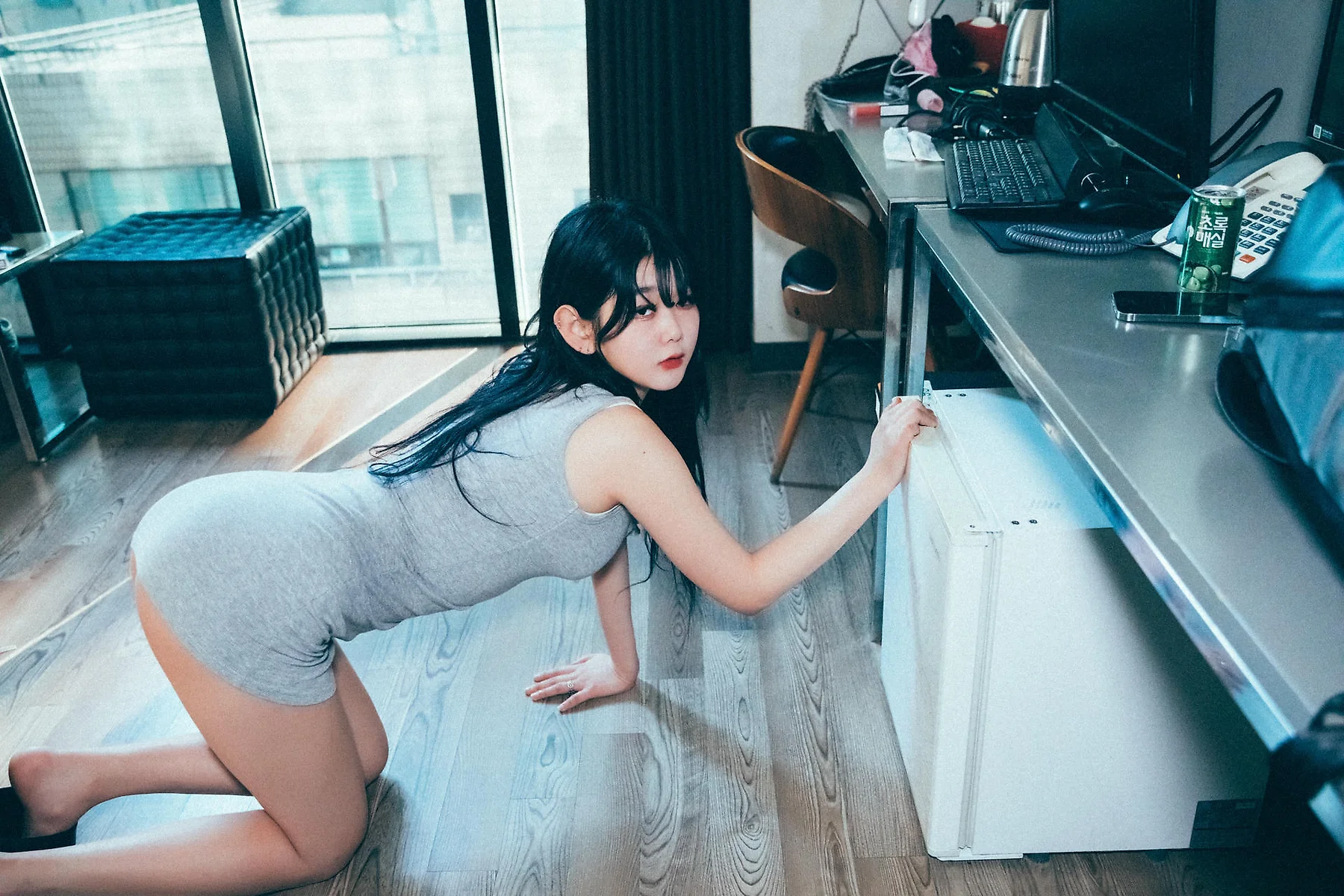 Loozy No.104 Zia灰色玉背紧身裙 - 9