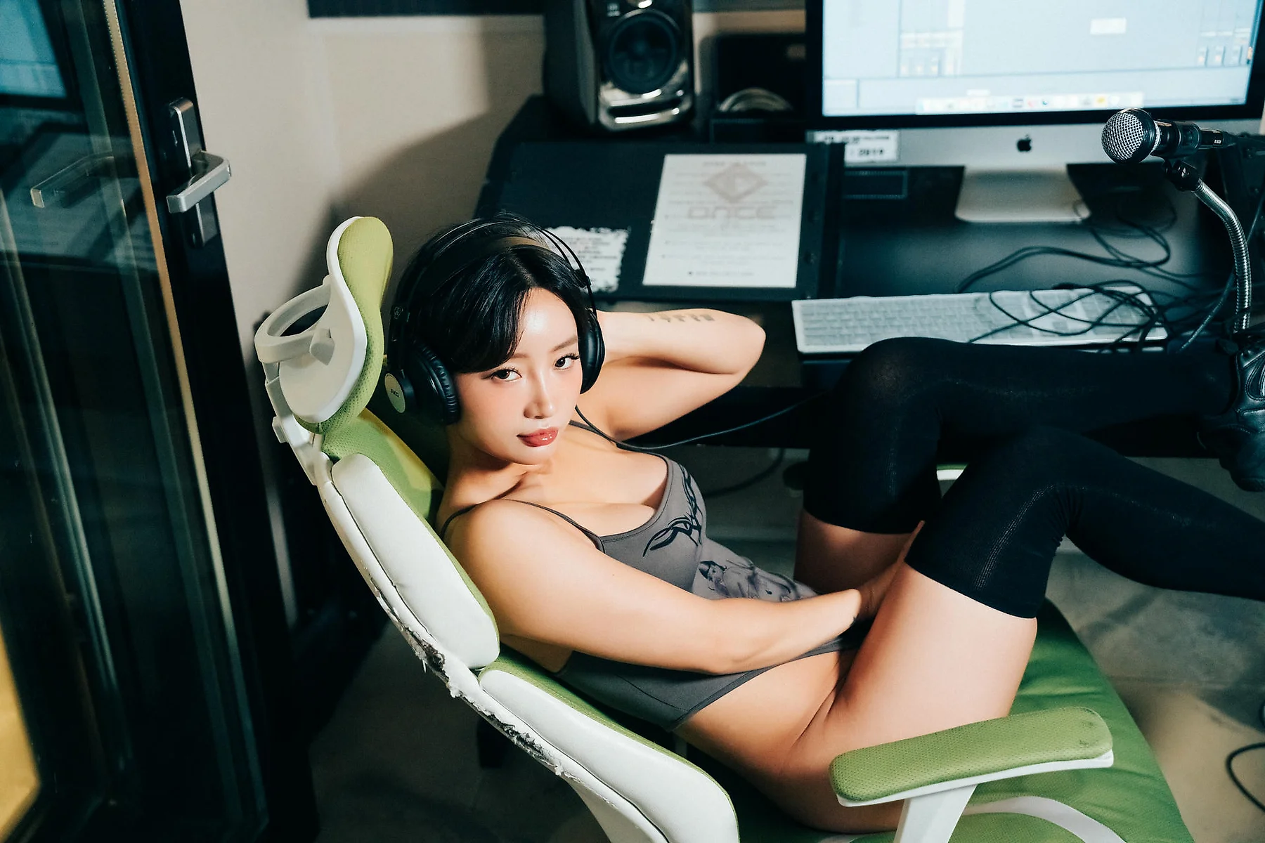 Loozy No.116 Booty Queen翘臀少女录音室 - 16