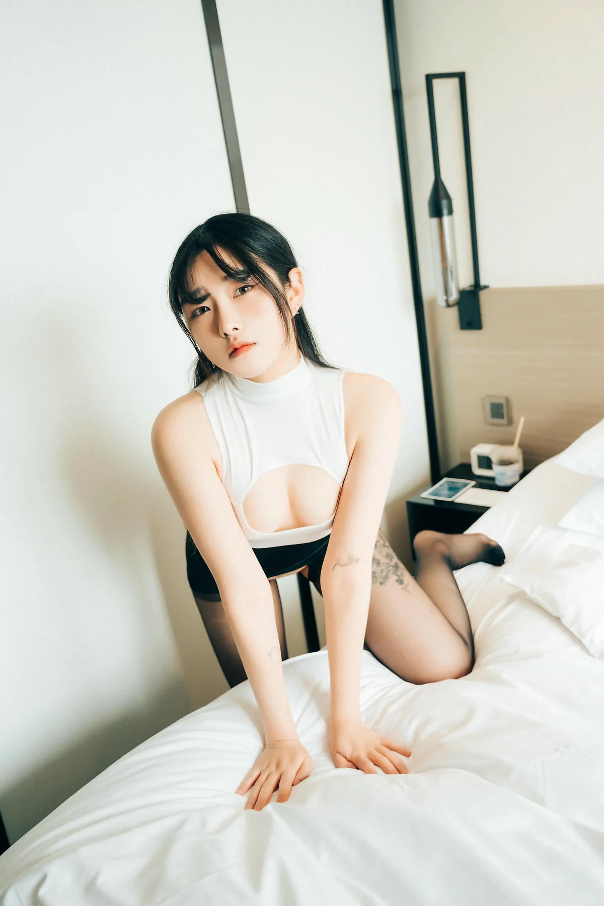 Loozy No.121 Sonson黑丝爆乳短裙 - 3