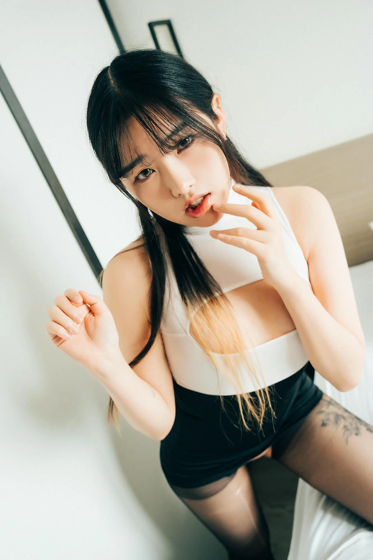 Loozy No.121 Sonson黑丝爆乳短裙 - 12