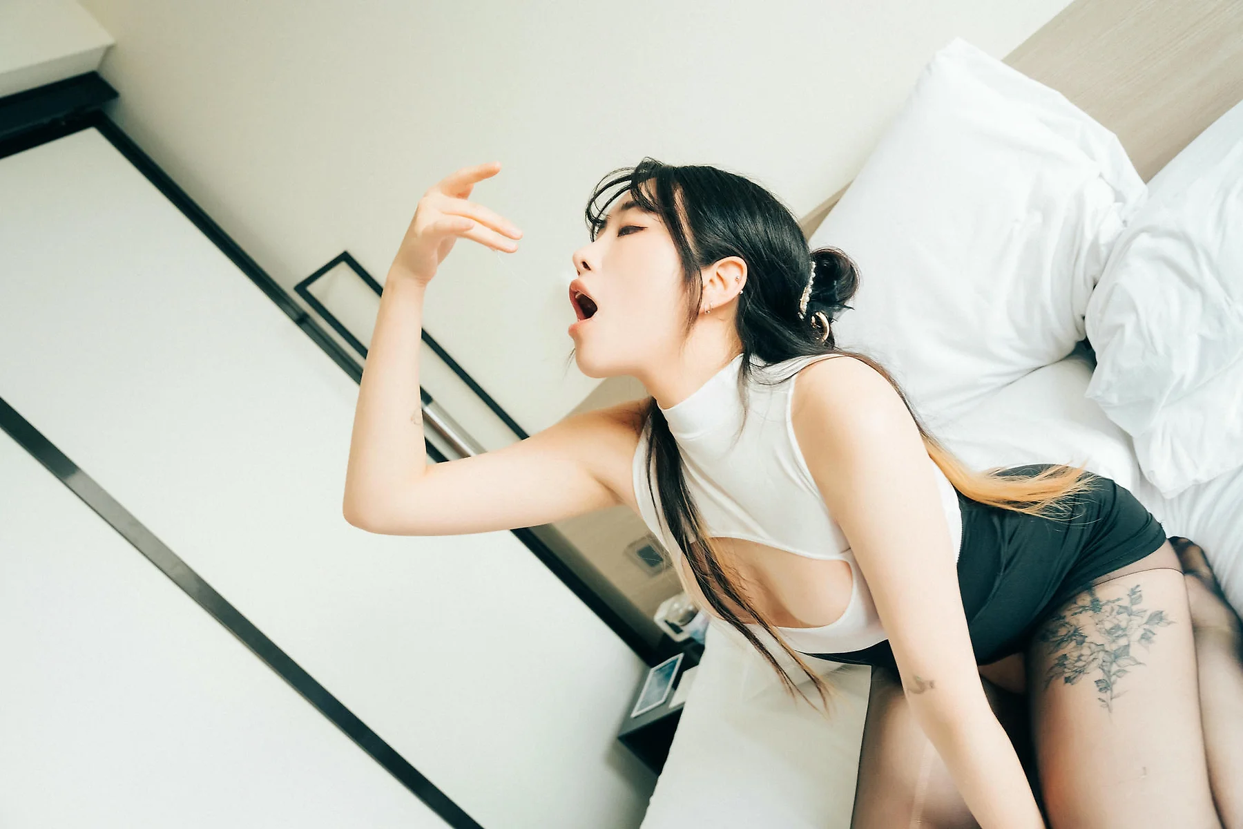 Loozy No.121 Sonson黑丝爆乳短裙 - 27