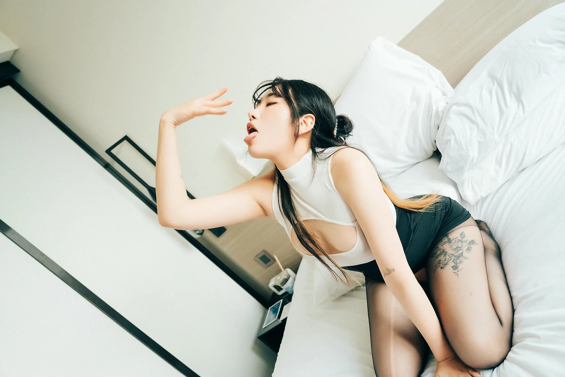 Loozy No.121 Sonson黑丝爆乳短裙 - 28