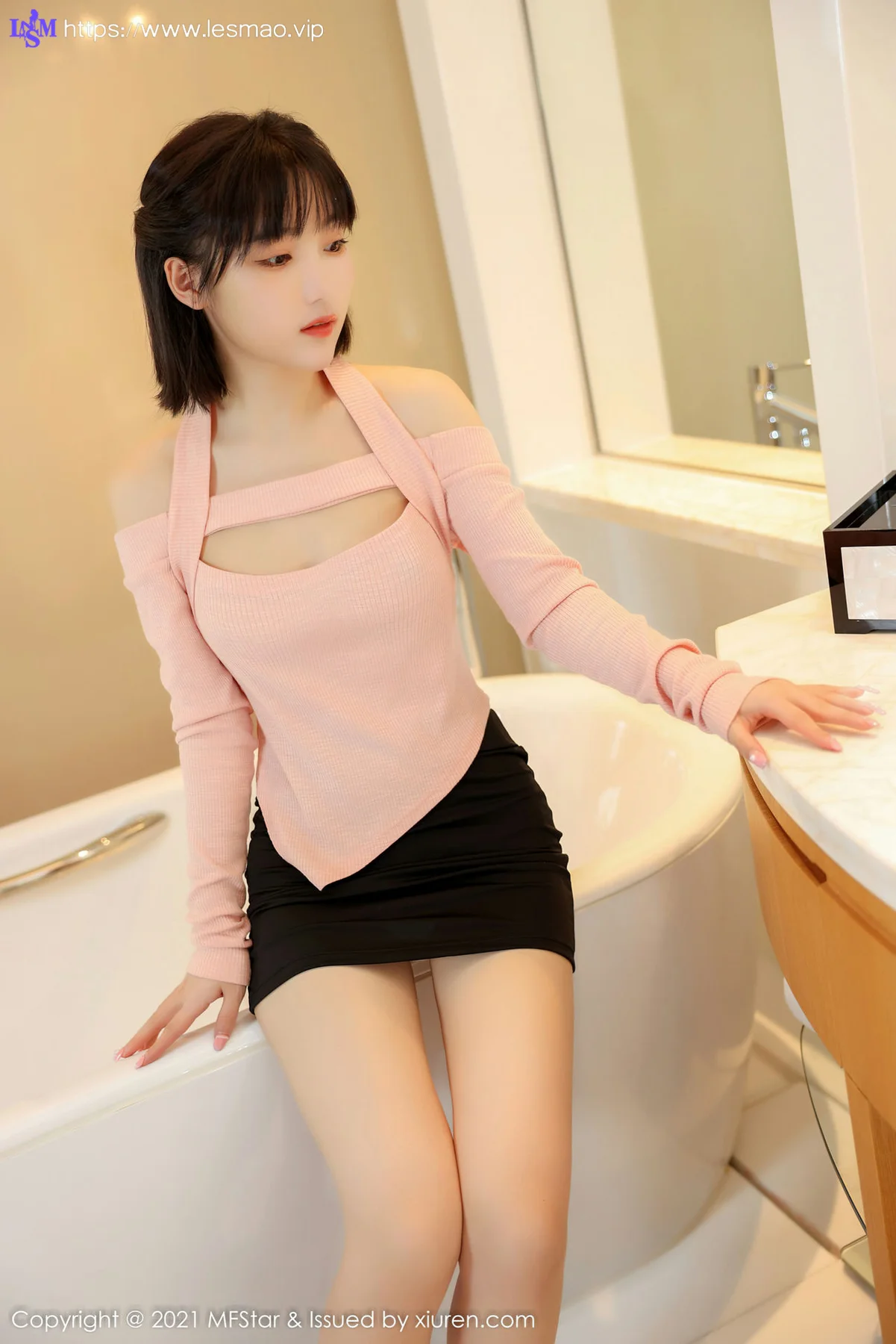 MFStar 模范学院 Vol.545 浴室主题 甜筒晓彤 私房写真 - 1