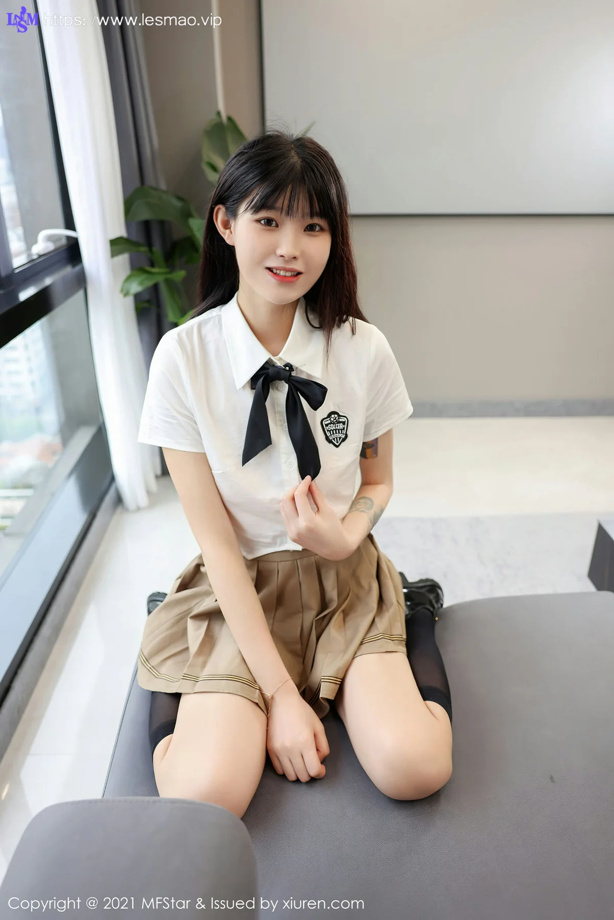 MFStar 模范学院 Vol.546 新人模特白T黑丝 77qiqi 第四套写真 - 16