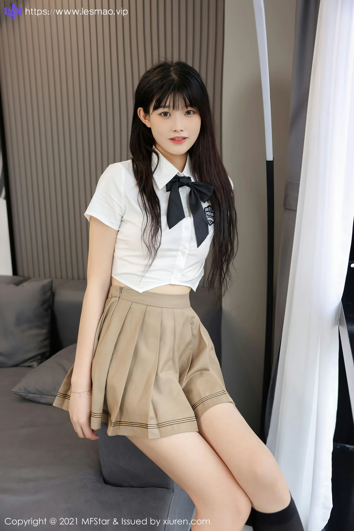 MFStar 模范学院 Vol.546 新人模特白T黑丝 77qiqi 第四套写真 - 19
