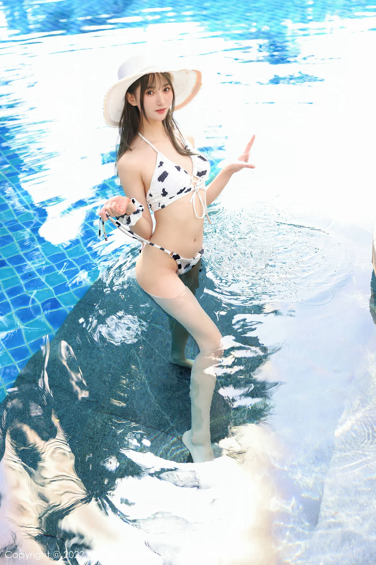 MFStar 模范学院 Vol.548 泳池外拍 小果冻儿 三亚旅拍22 - 29