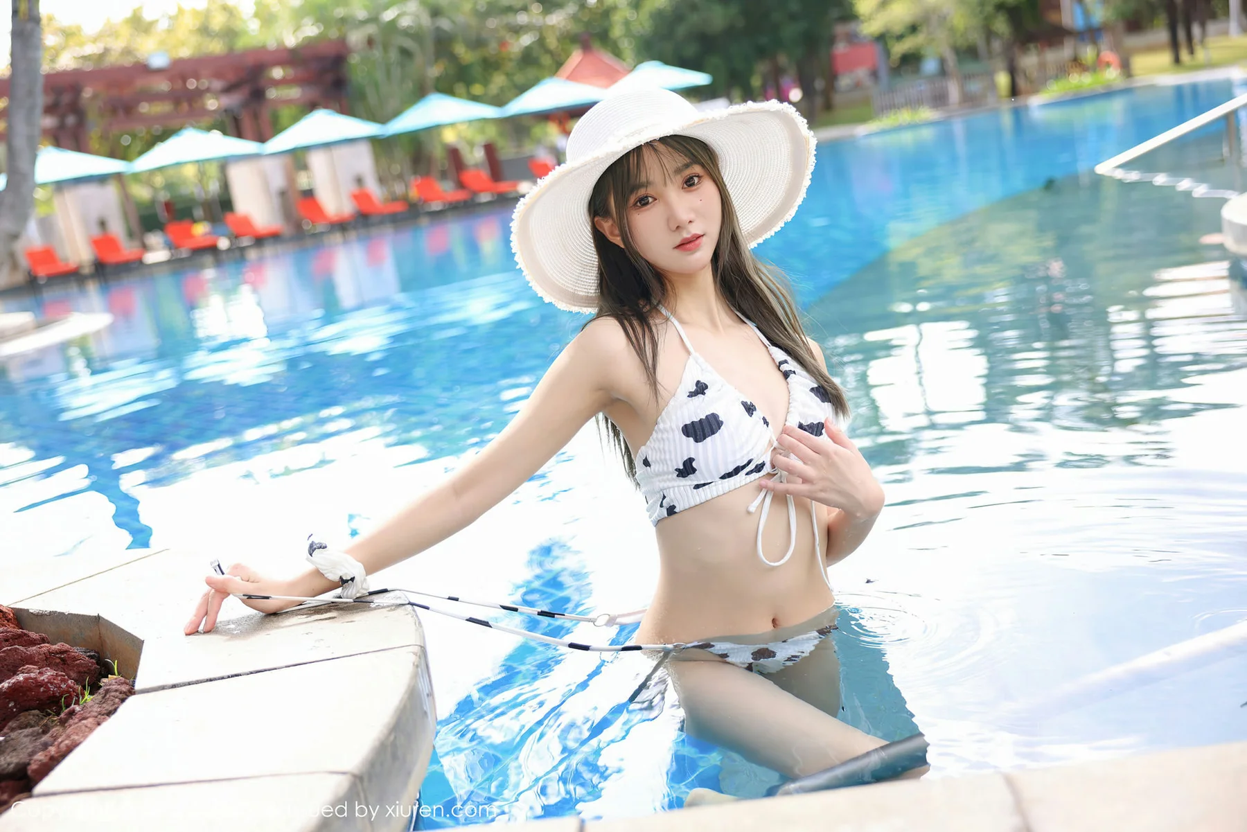 MFStar 模范学院 Vol.548 泳池外拍 小果冻儿 三亚旅拍22 - 32