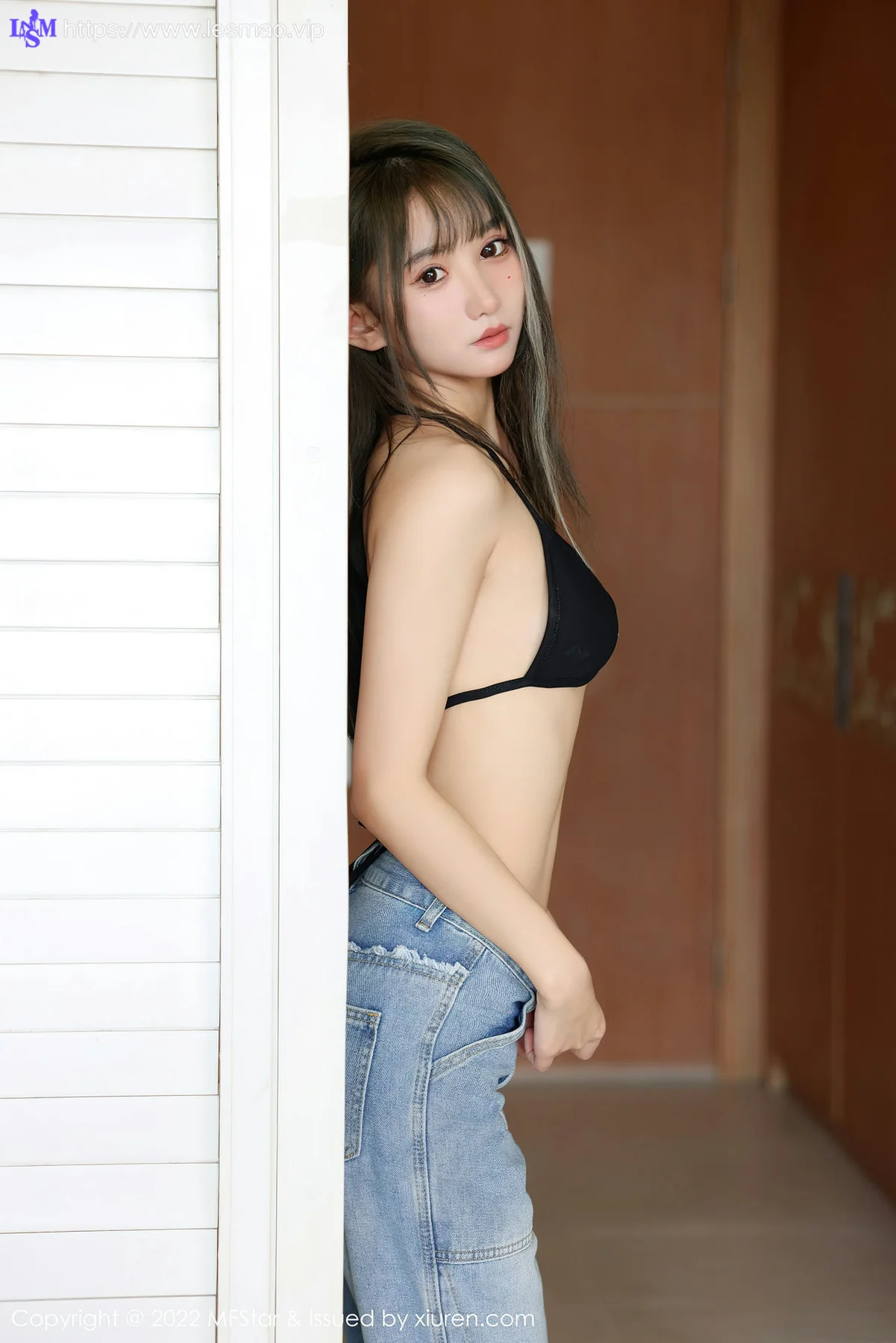 MFStar 模范学院 Vol.553 诱人黑丝 小果冻儿 海南岛旅拍11 - 4
