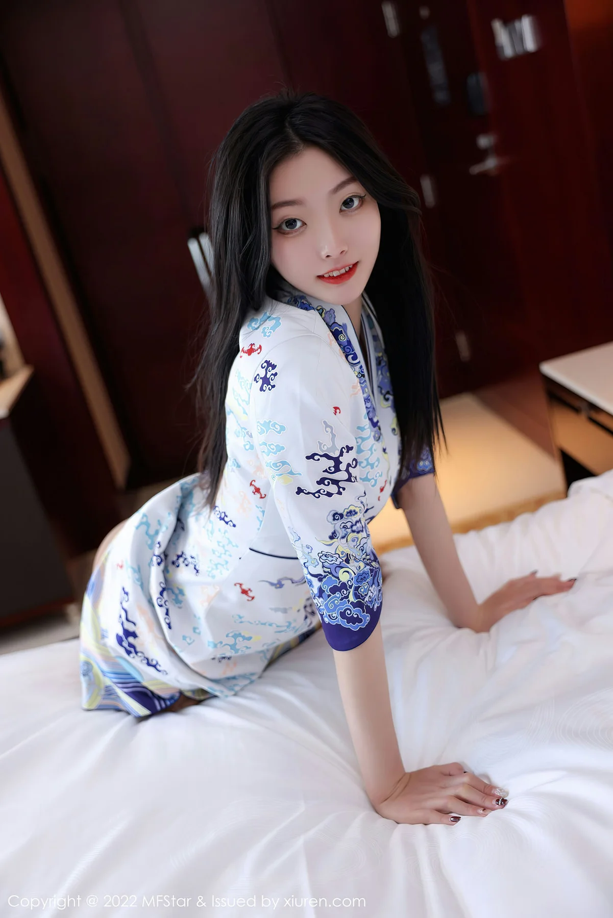 MFStar 模范学院 Vol.556 图纹旗袍 韩好甜 新人首套写真11 - 32