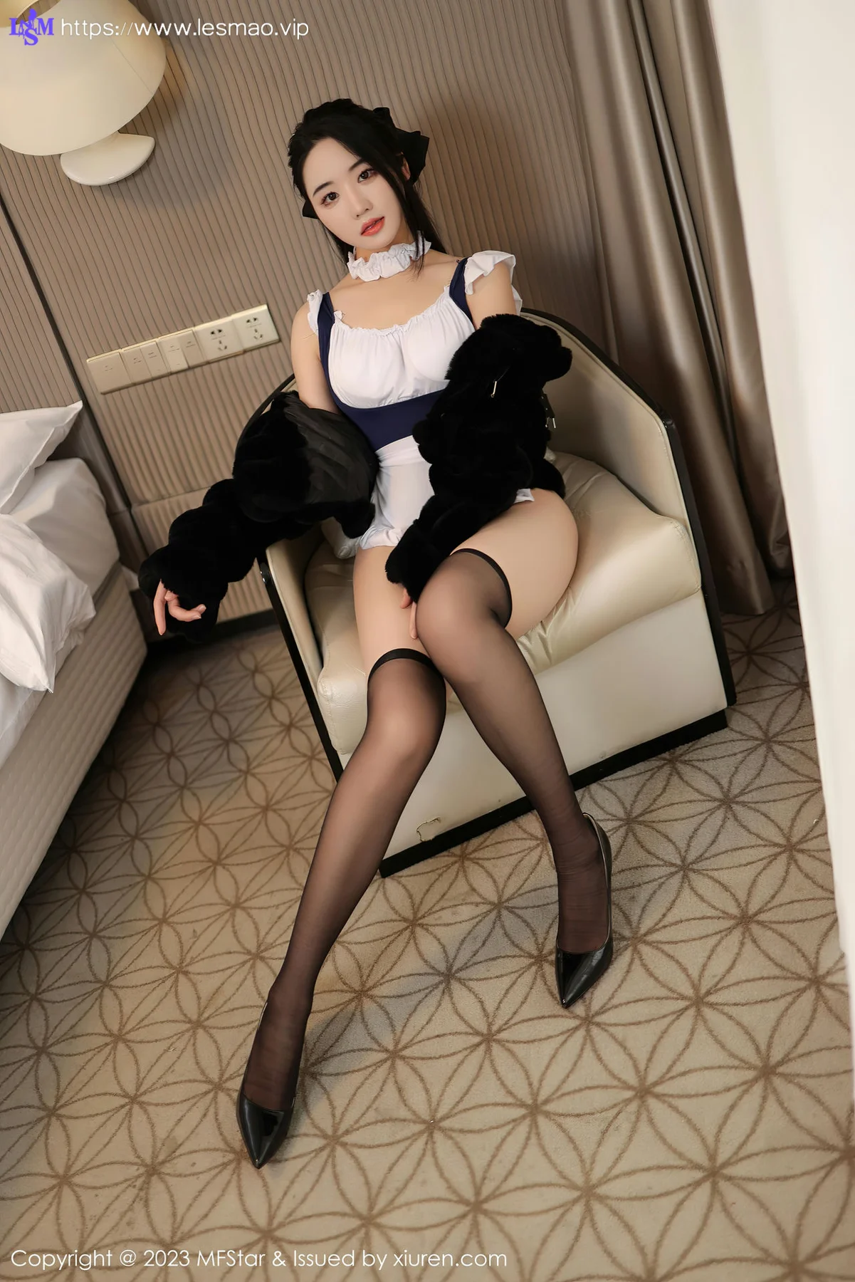 MFStar 模范学院 Vol.609 汐汐爱吃草莓 黑白拼色女仆写真 - 14