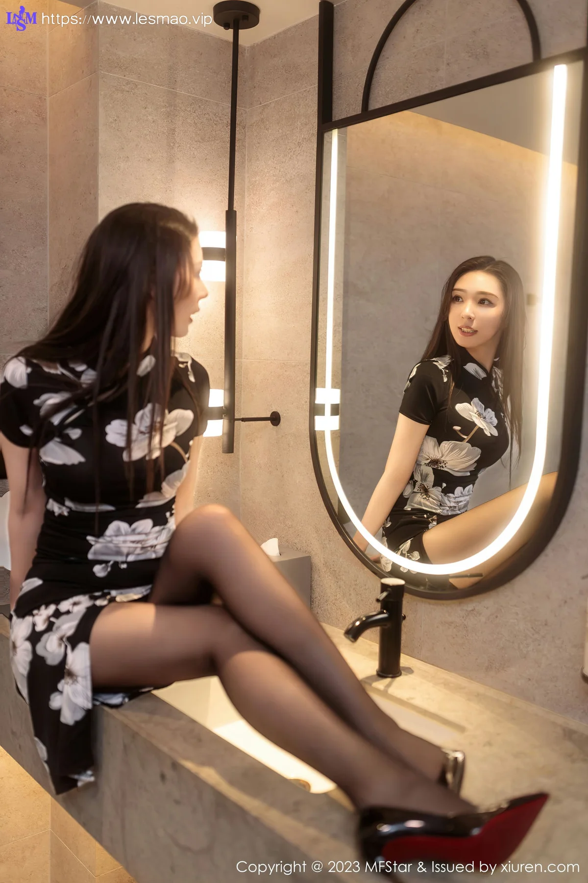 MFStar 模范学院 Vol.630 小波多 黑色带图案旗袍性感写真 - 11