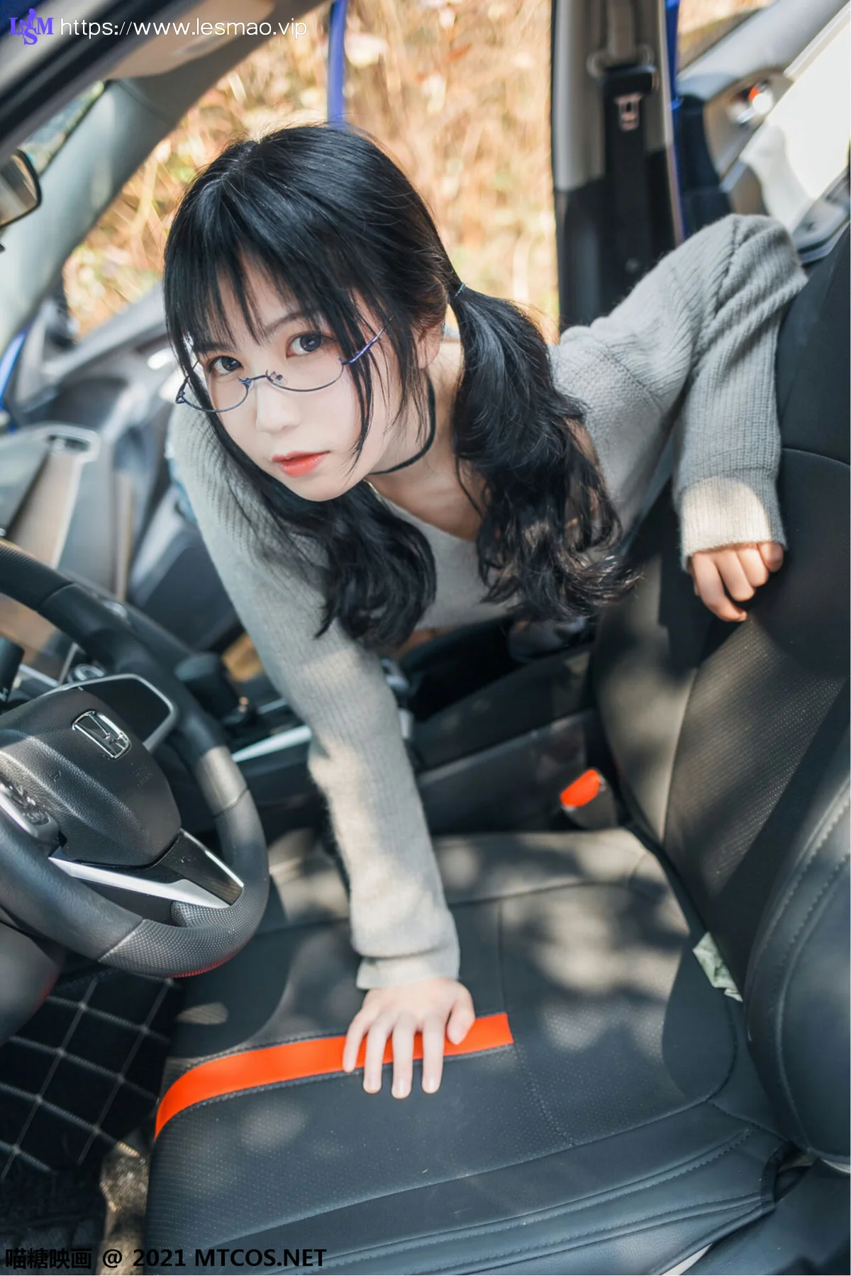 MTYH 喵糖映画 Vol.369 眼镜萝莉车内少女 - 14