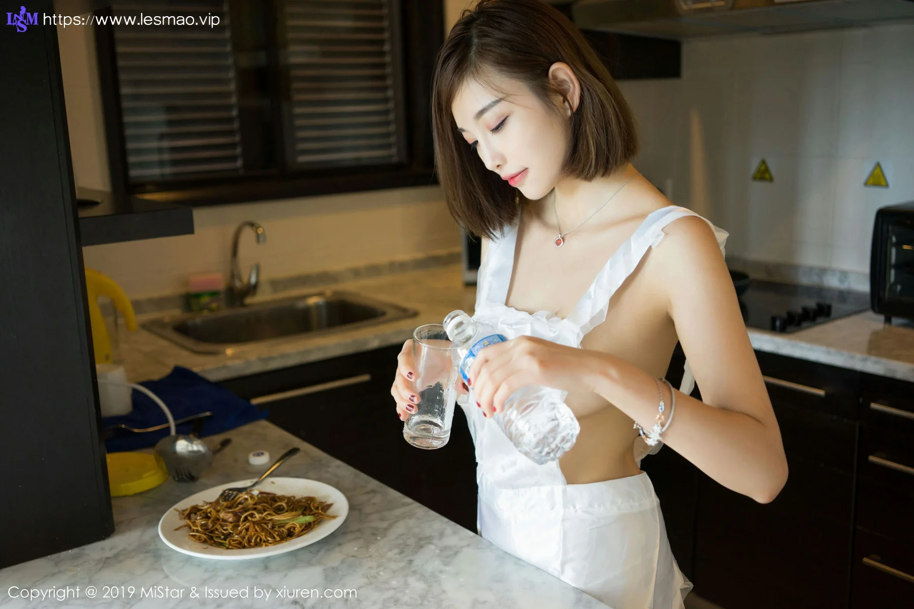 MiStar 魅妍社 Vol.274 杨晨晨 护士制服沙巴旅拍写真短发美女 - 32