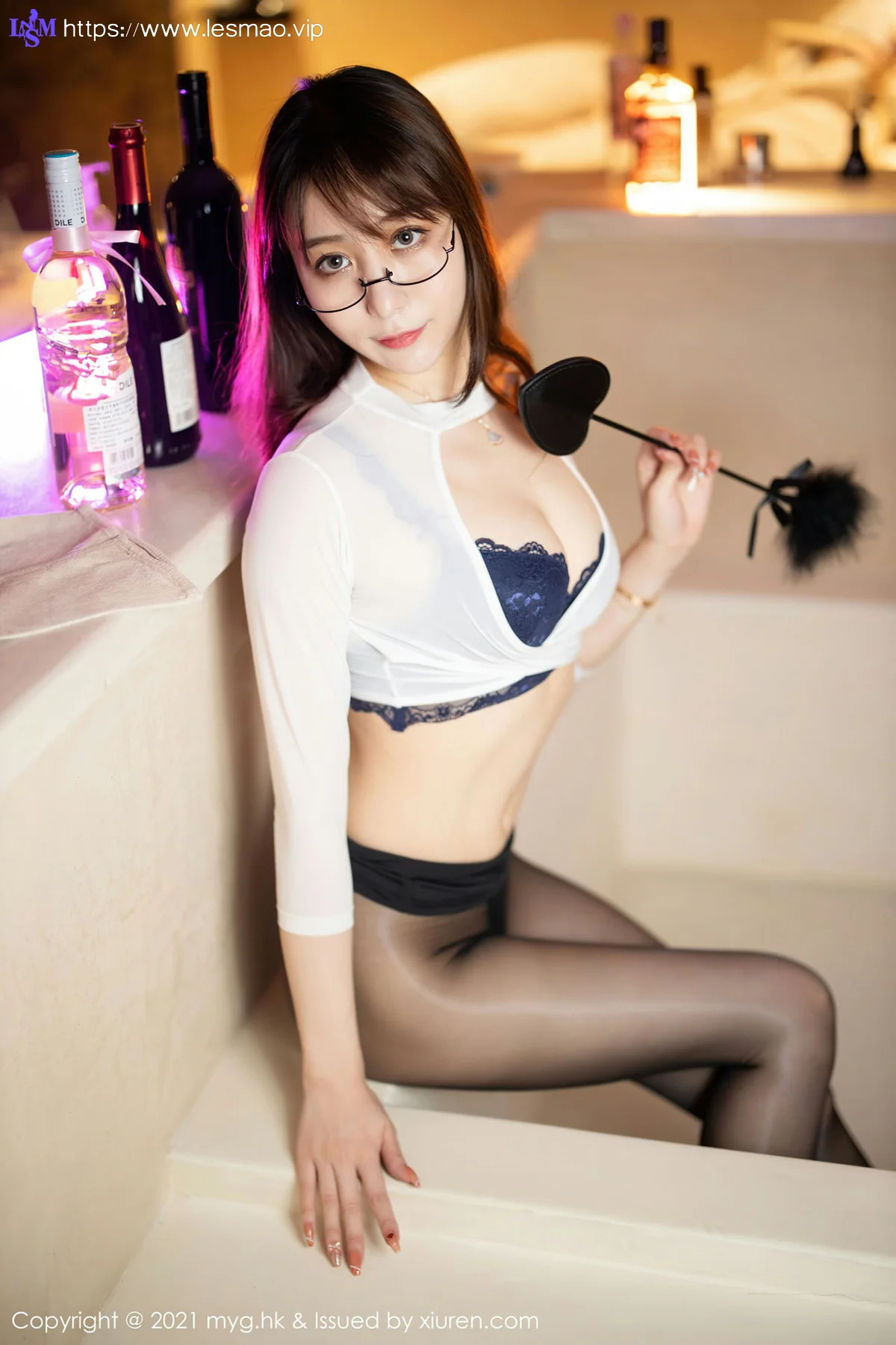 MyGirl 美媛馆 Vol.603 眼镜OL妩媚眼神 水水er 长三角旅拍1 - 54