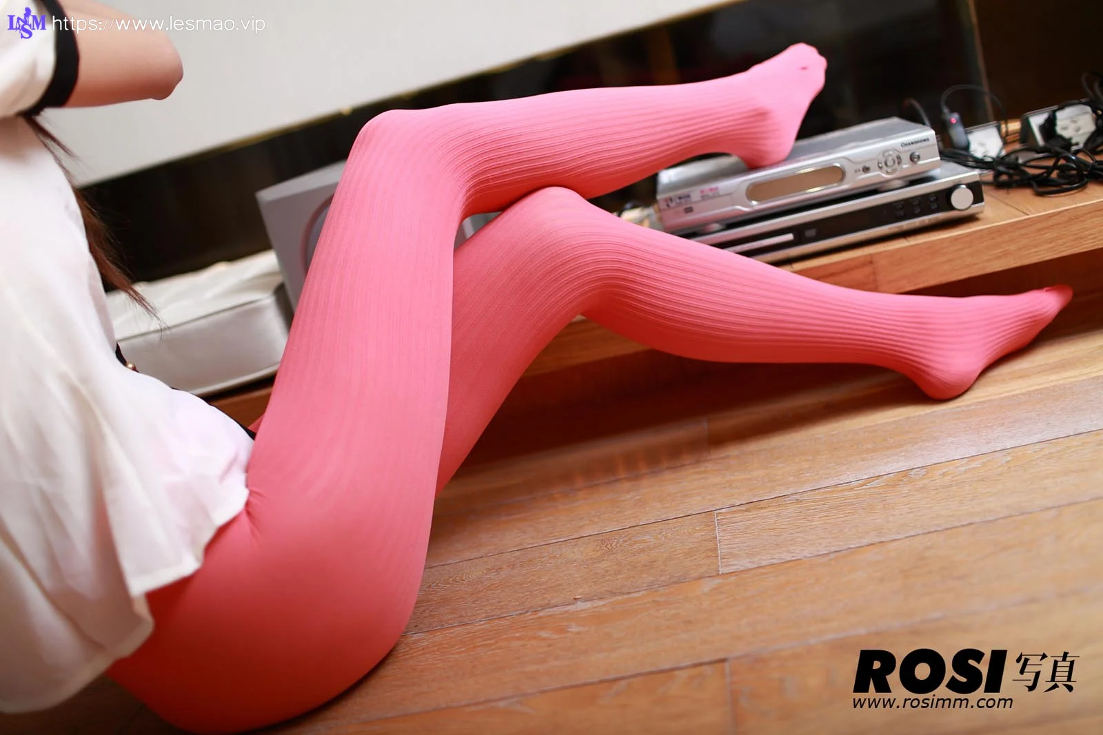 Rosi 写真 No.298 34P/37.39M - 23