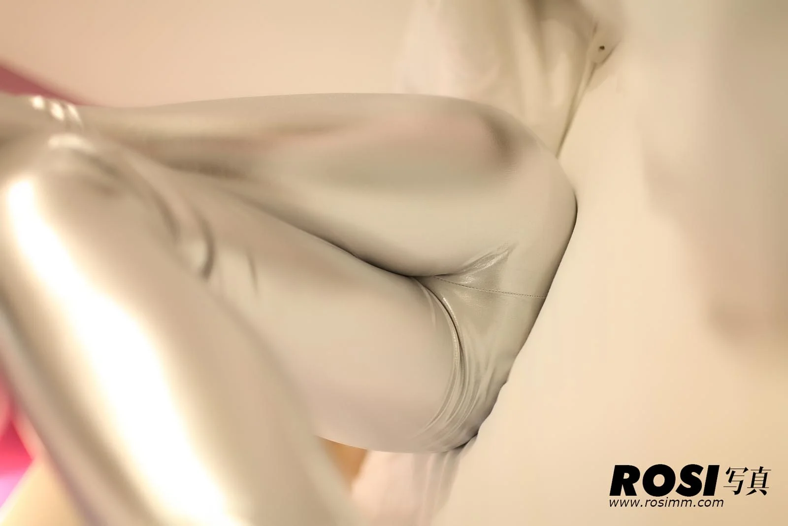 Rosi 写真 No.487 15P/12.6M - 14