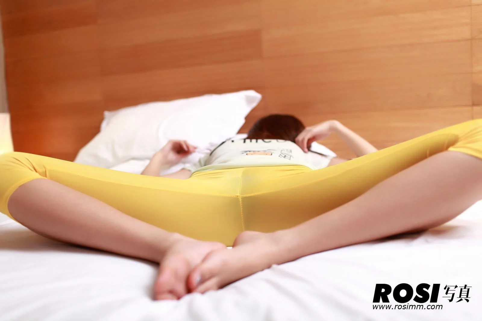 Rosi 写真 No.605 31P/21.6M - 24