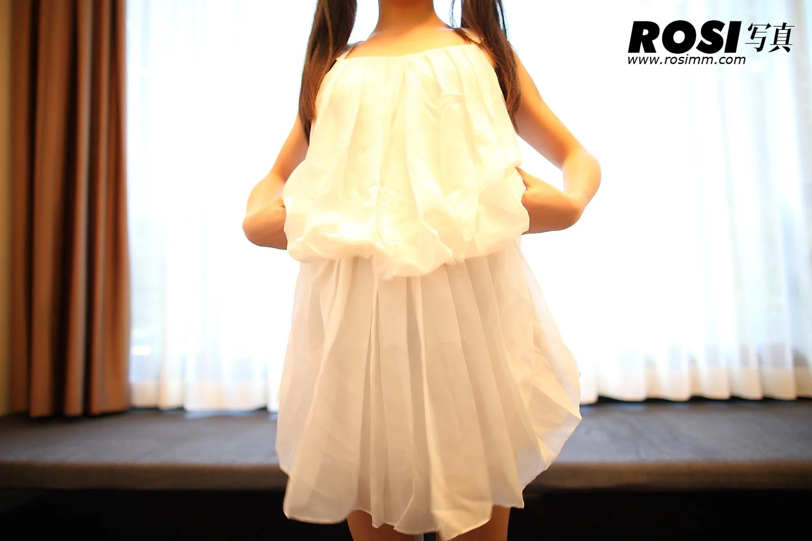 Rosi 写真 No.620 50P/39.1M - 4