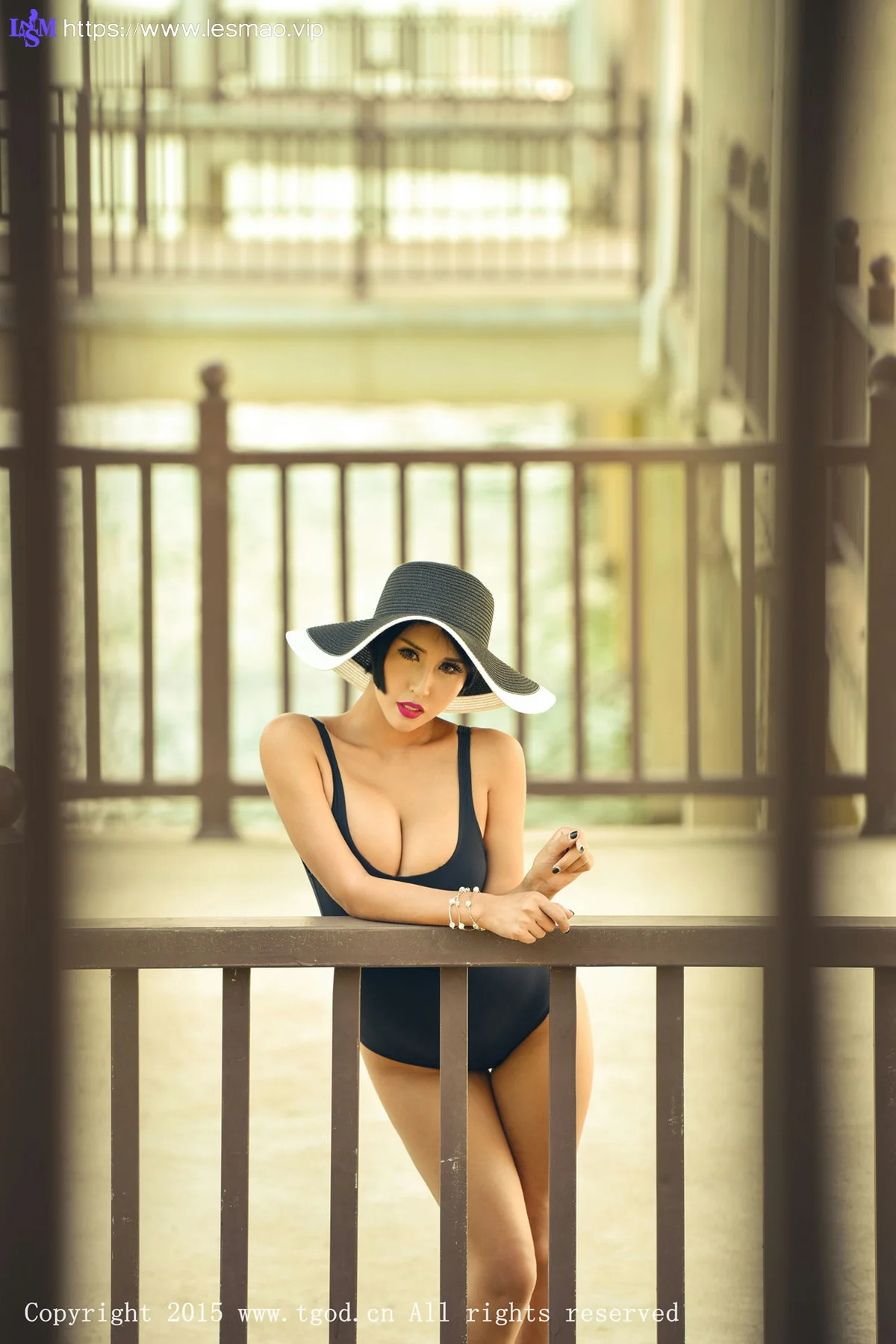 TGOD推女神 娜依灵儿云曼旅拍第三刊 - 12